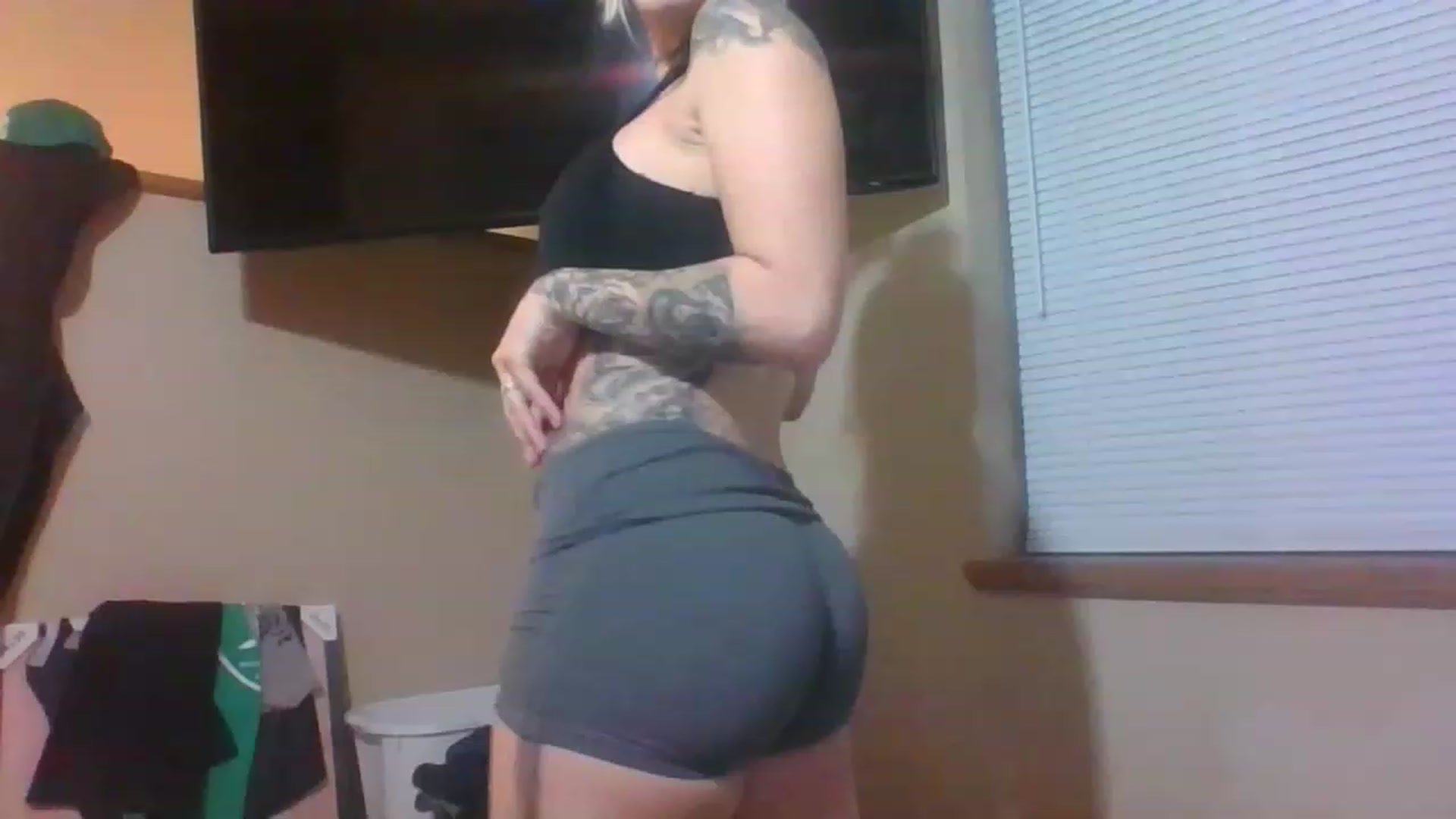Gallery image thumbnail from Missgracexoco's myfreecams stream on, 02/18/2023, 13:12 image 2 of 20