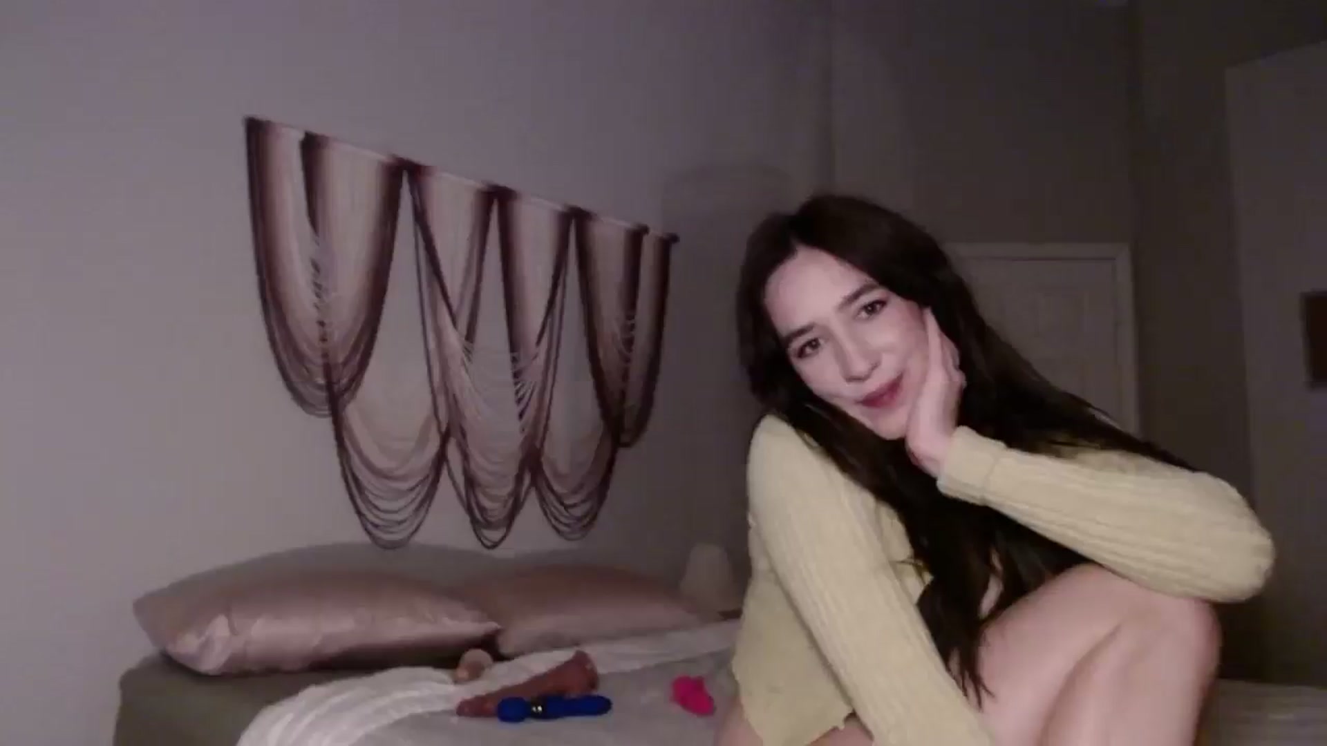 Gallery image thumbnail from Misshoney222's myfreecams stream on, 09/30/2025, 03:29 image 13 of 20