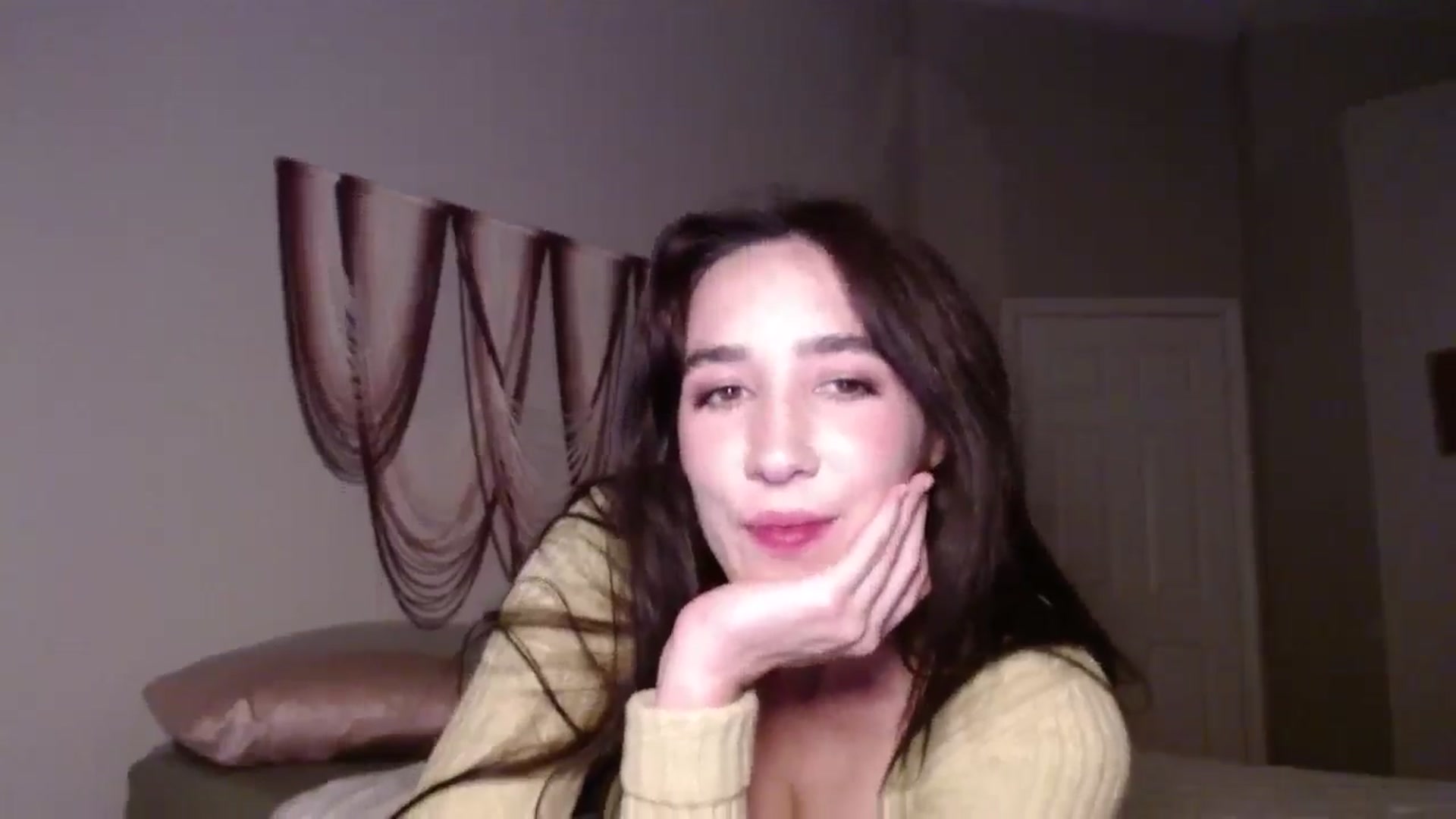 Gallery image thumbnail from Misshoney222's myfreecams stream on, 09/30/2025, 03:29 image 8 of 20