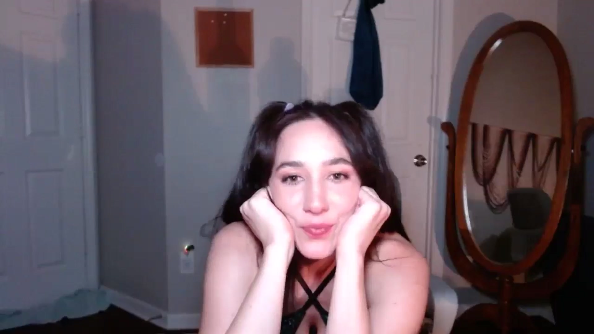 Gallery image thumbnail from Misshoney222's myfreecams stream on, 10/02/2025, 08:31 image 2 of 20