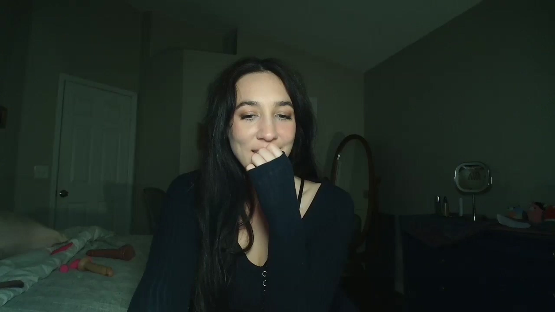 Gallery image thumbnail from Misshoney222's myfreecams stream on, 10/15/2025, 07:46 image 14 of 20