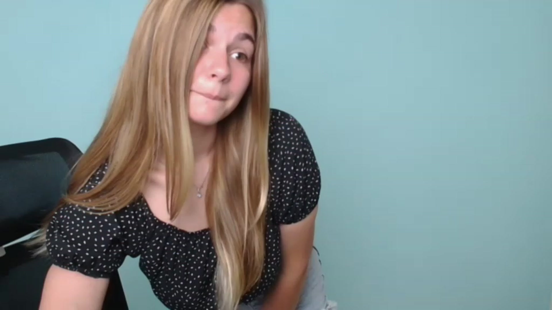 Gallery image thumbnail from Missi_More's myfreecams stream on, 07/17/2023, 06:23 image 17 of 20