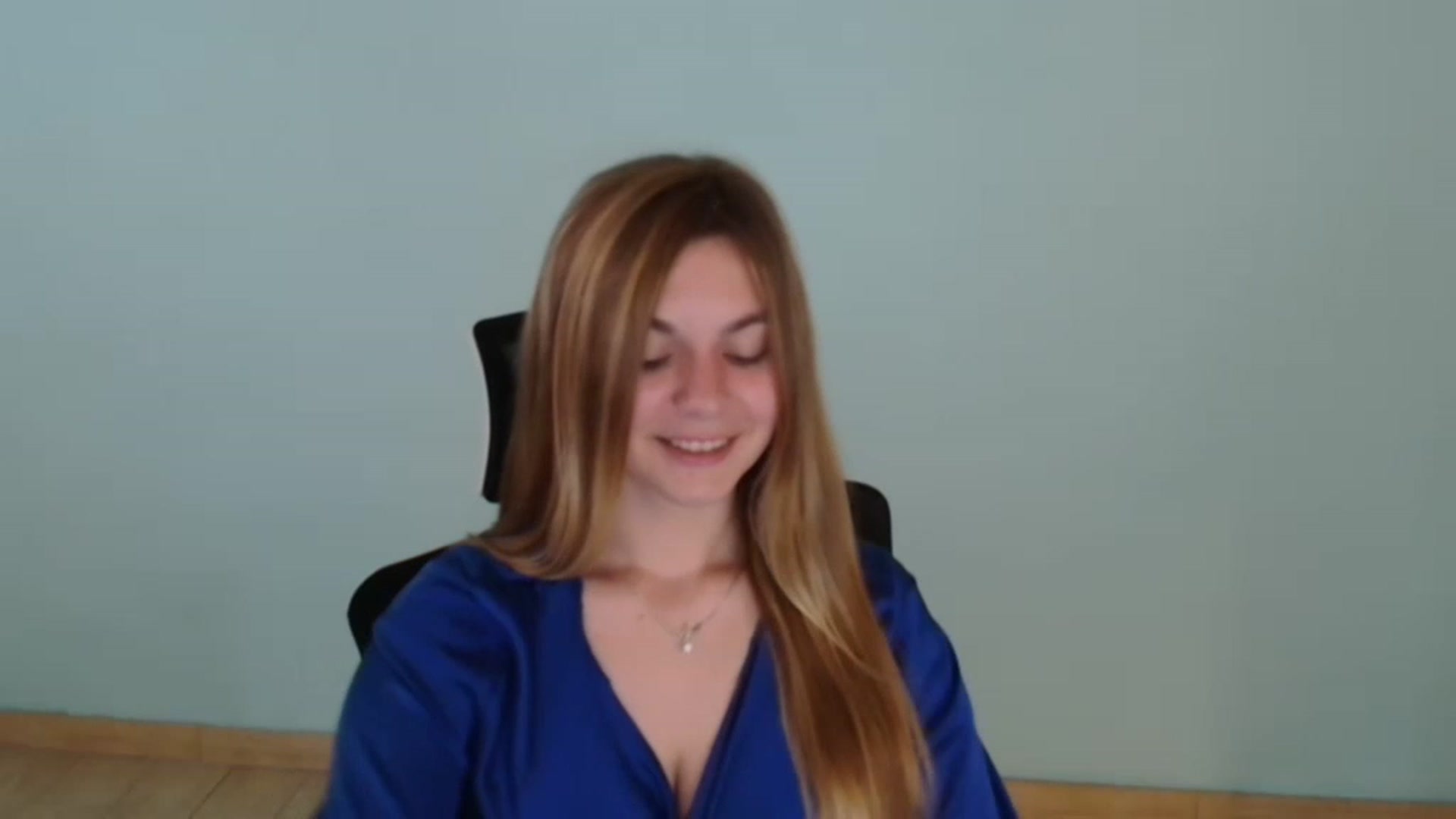 Gallery image thumbnail from Missi_More's myfreecams stream on, 07/18/2023, 08:10 image 14 of 20