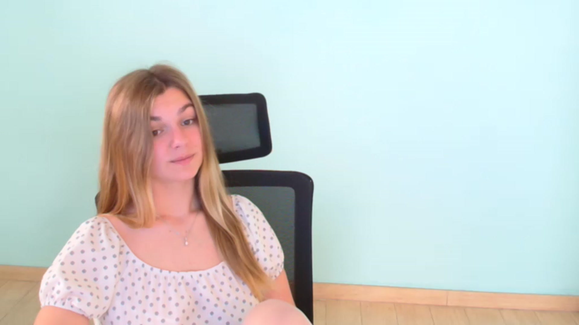 Gallery image thumbnail from Missi_More's myfreecams stream on, 07/19/2023, 07:20 image 6 of 20