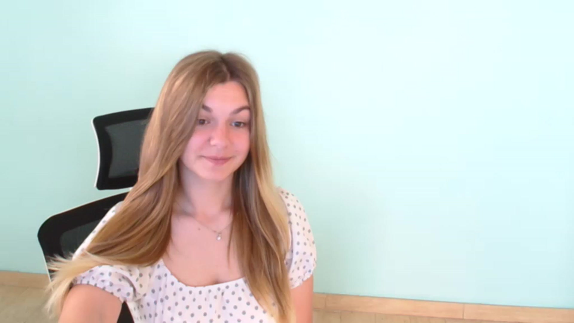 Gallery image thumbnail from Missi_More's myfreecams stream on, 07/19/2023, 08:34 image 6 of 20