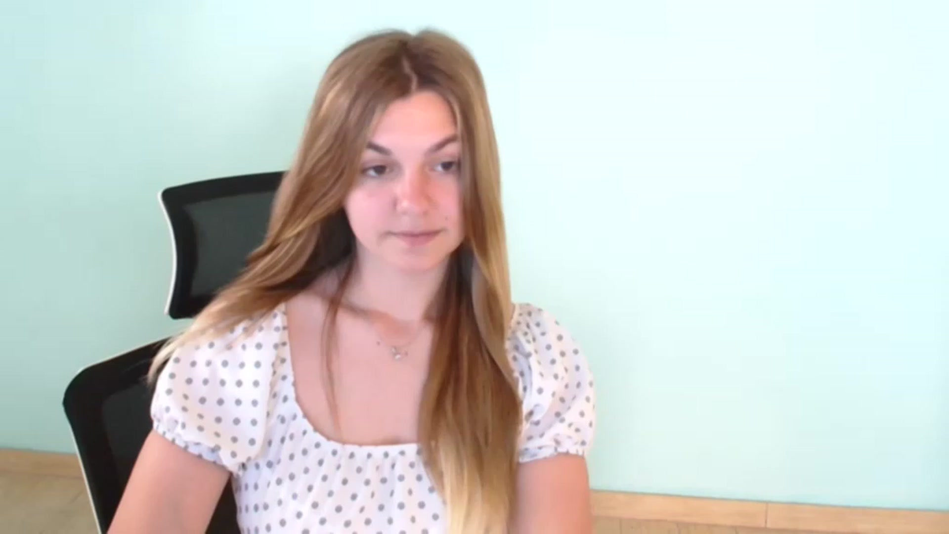 Gallery image thumbnail from Missi_More's myfreecams stream on, 07/19/2023, 08:34 image 19 of 20