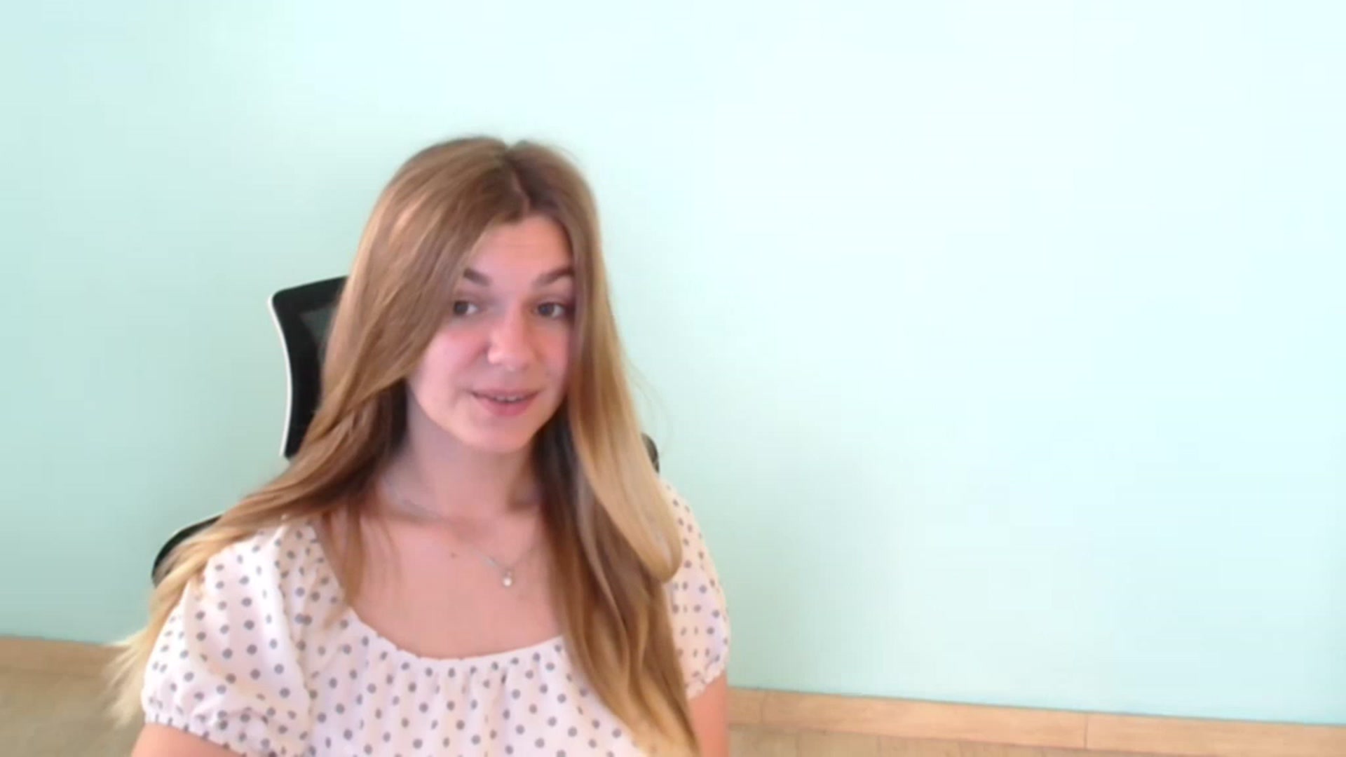 Gallery image thumbnail from Missi_More's myfreecams stream on, 07/19/2023, 08:34 image 4 of 20