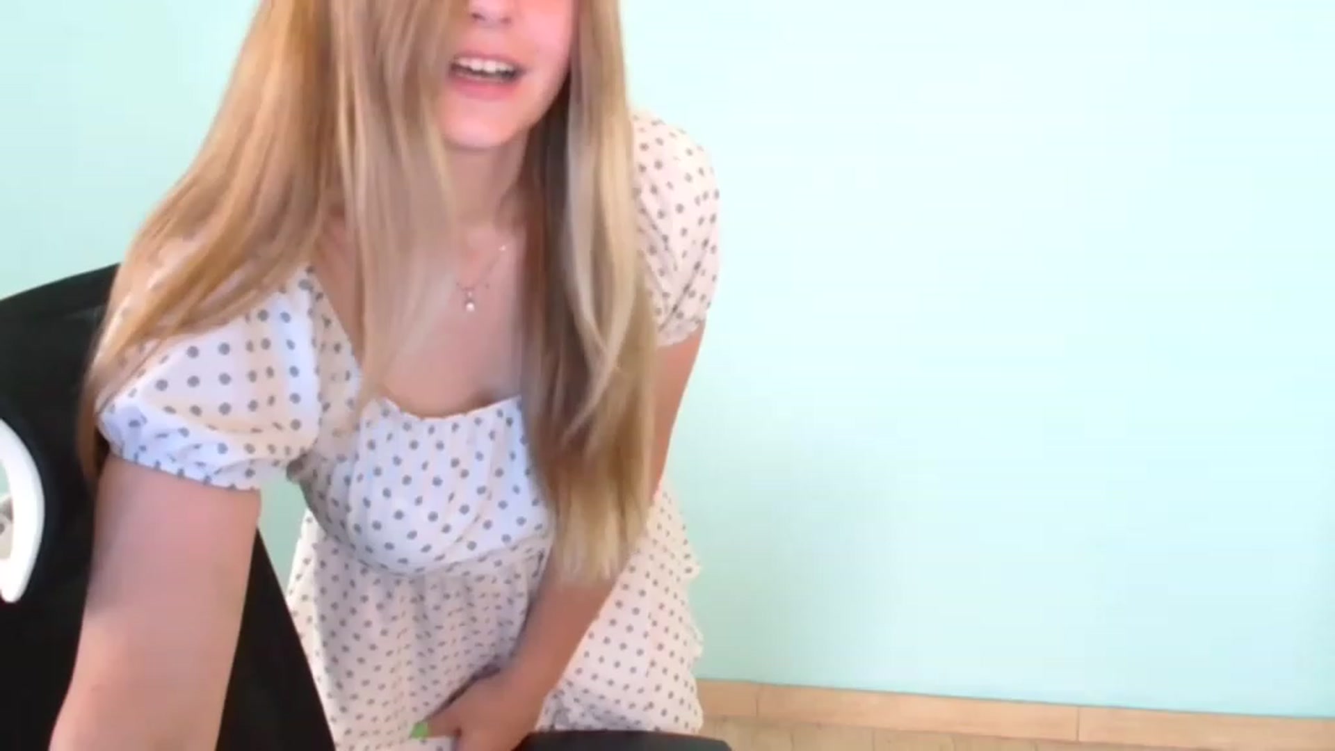 Gallery image thumbnail from Missi_More's myfreecams stream on, 07/19/2023, 08:34 image 18 of 20