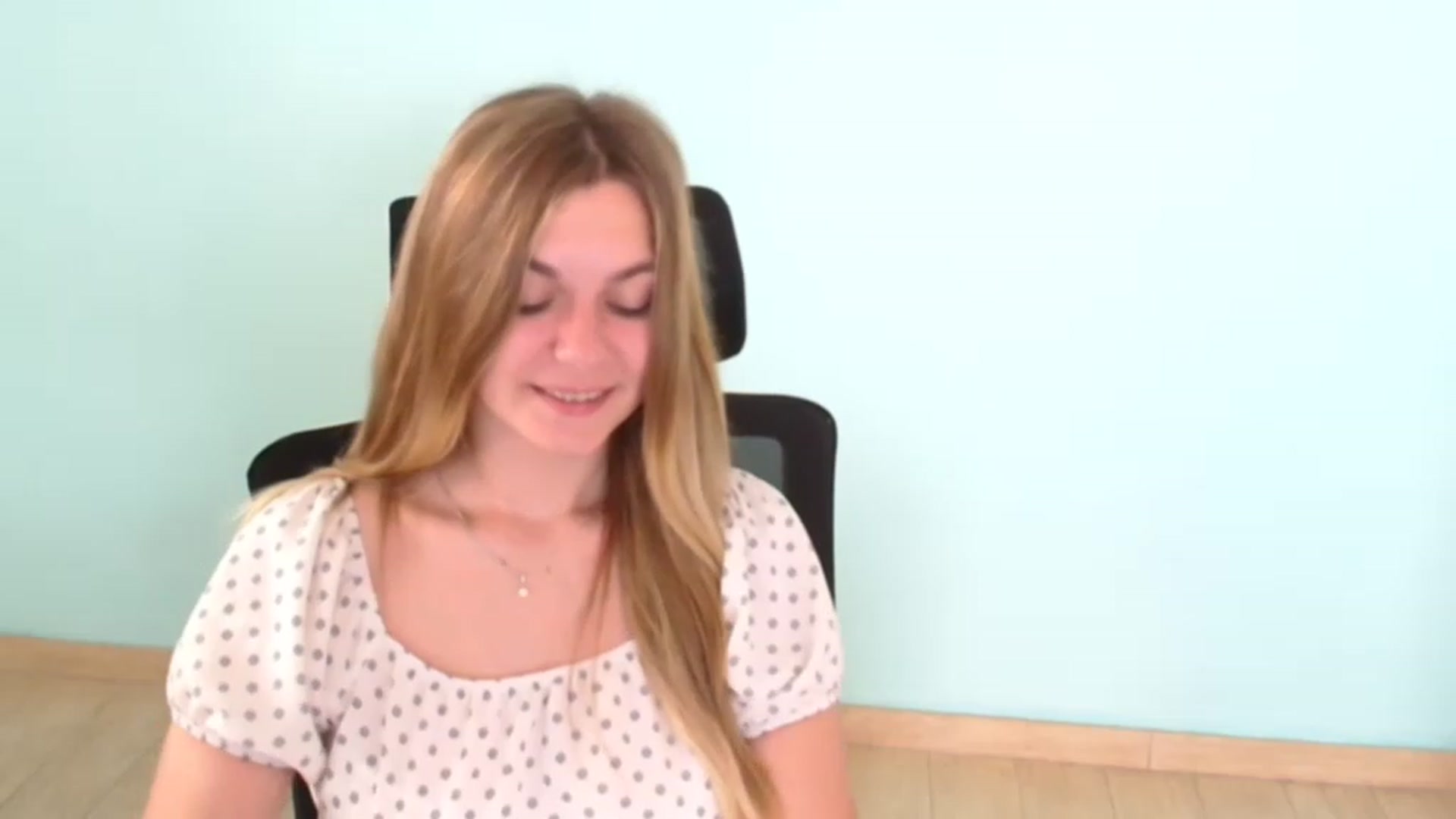 Gallery image thumbnail from Missi_More's myfreecams stream on, 07/19/2023, 10:38 image 13 of 20