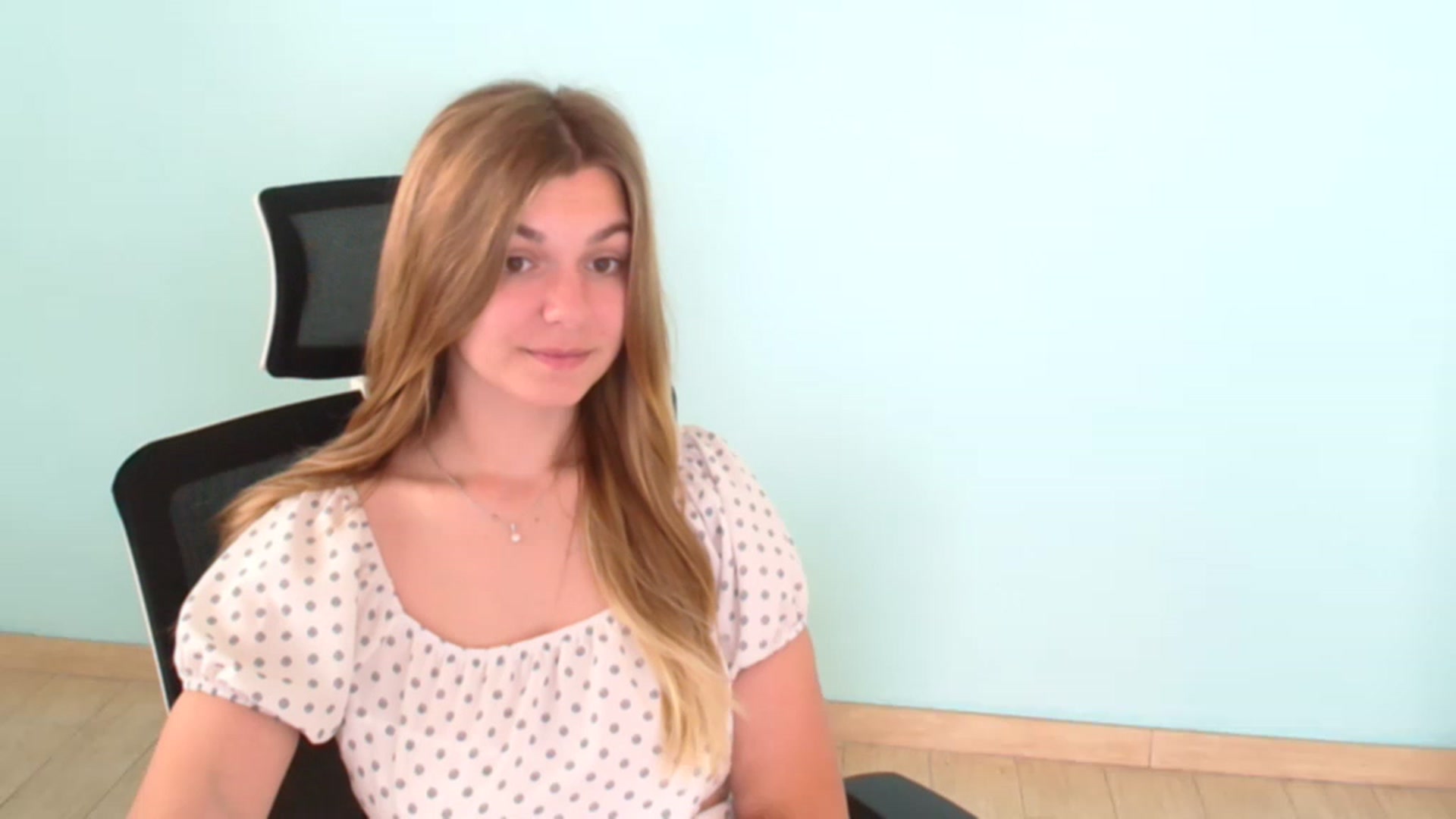 Gallery image thumbnail from Missi_More's myfreecams stream on, 07/19/2023, 10:38 image 16 of 20