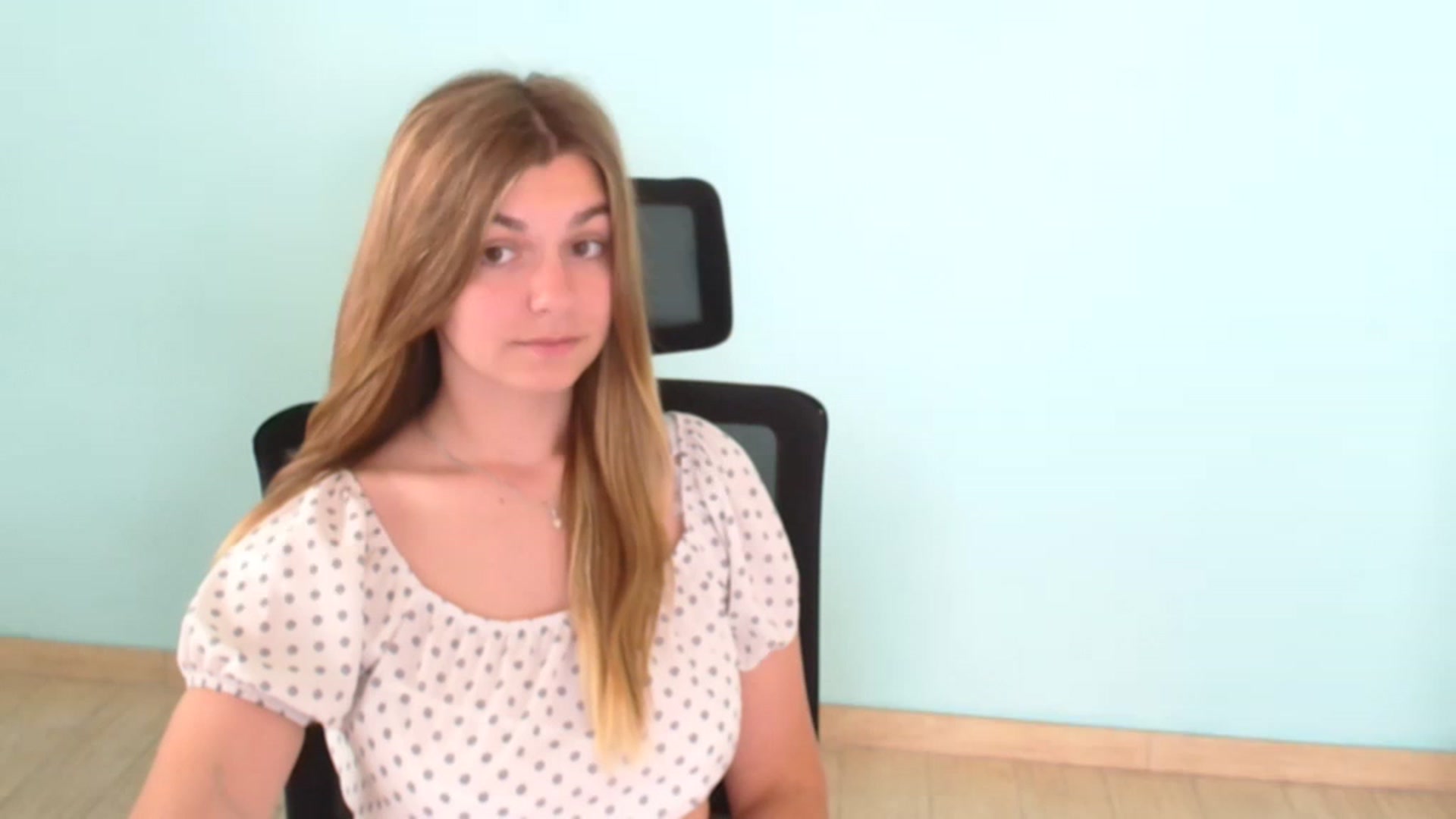 Gallery image thumbnail from Missi_More's myfreecams stream on, 07/19/2023, 10:38 image 20 of 20