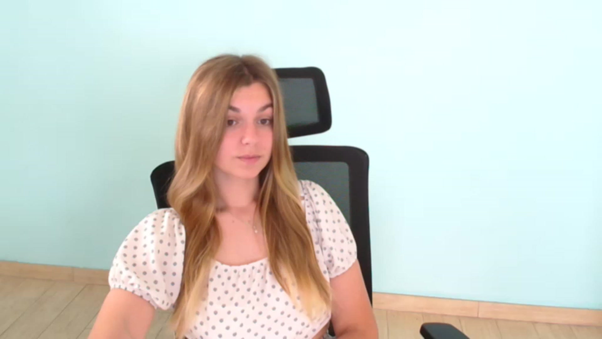 Gallery image thumbnail from Missi_More's myfreecams stream on, 07/19/2023, 10:38 image 5 of 20