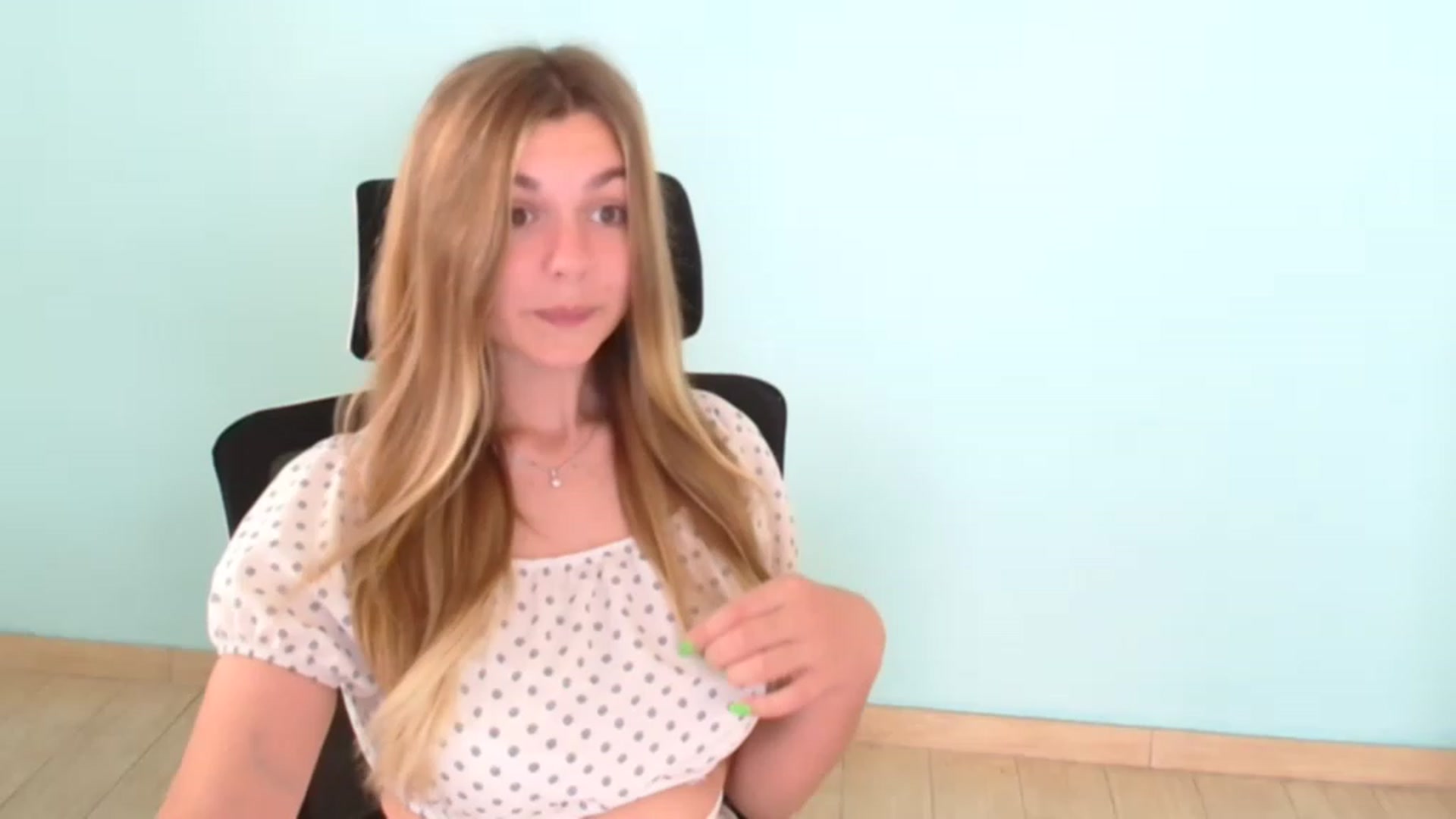 Gallery image thumbnail from Missi_More's myfreecams stream on, 07/19/2023, 10:38 image 12 of 20