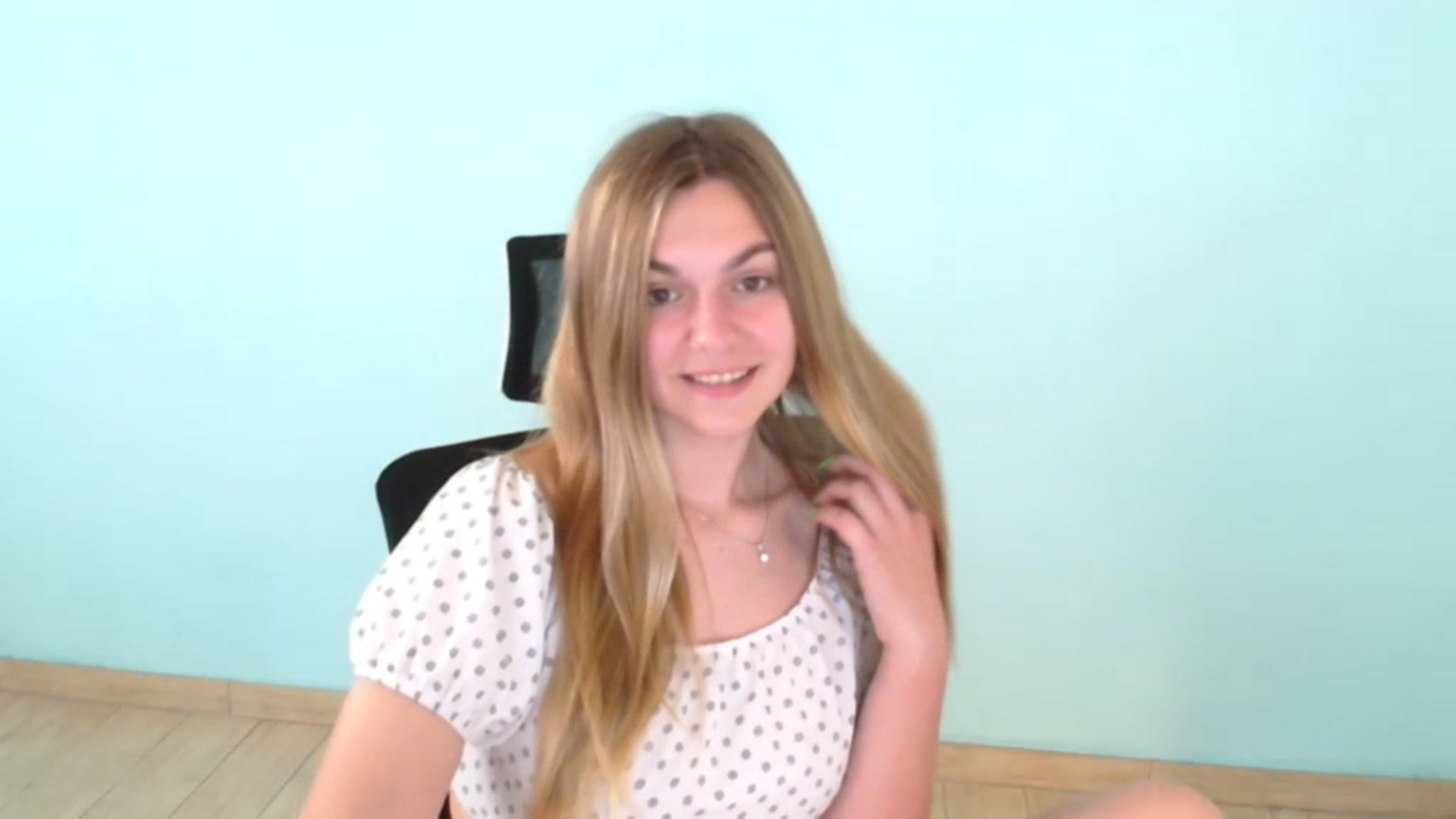 Gallery image thumbnail from Missi_More's myfreecams stream on, 07/21/2023, 10:41 image 17 of 20