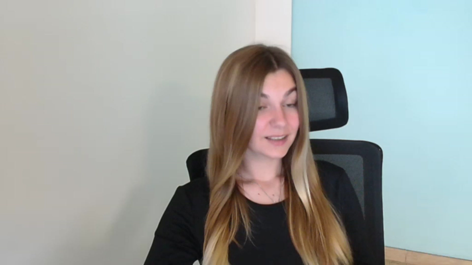 Gallery image thumbnail from Missi_More's myfreecams stream on, 07/22/2023, 19:42 image 14 of 20