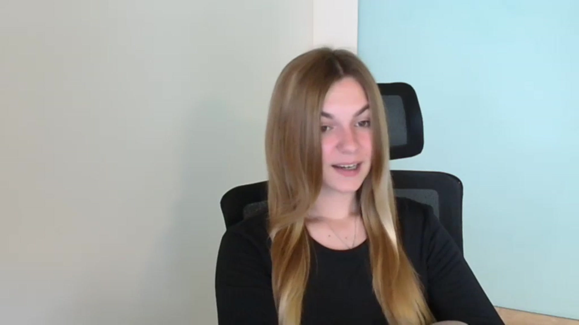 Gallery image thumbnail from Missi_More's myfreecams stream on, 07/22/2023, 19:42 image 7 of 20