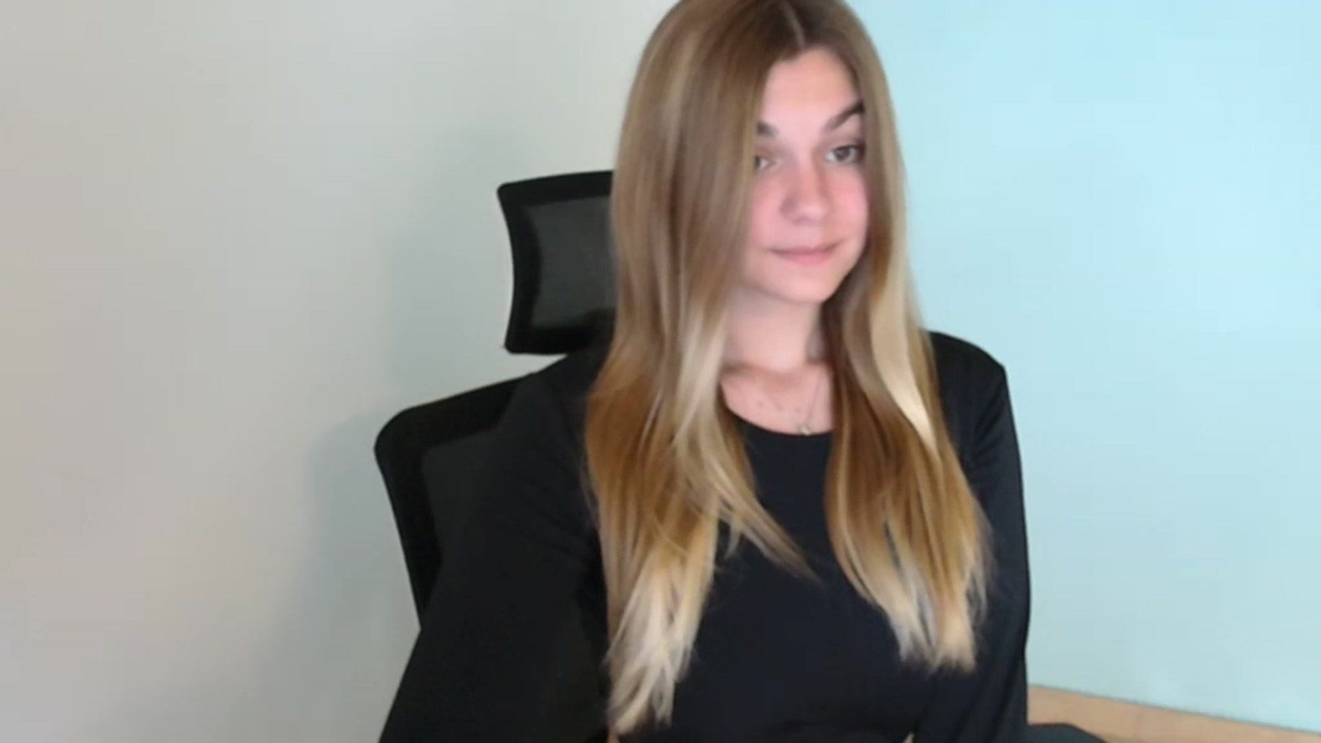 Gallery image thumbnail from Missi_More's myfreecams stream on, 07/22/2023, 19:42 image 19 of 20