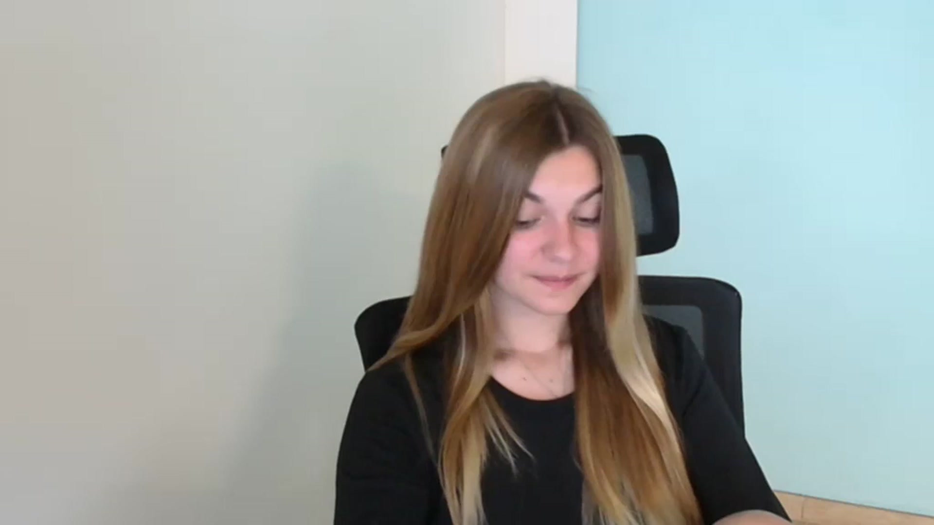 Gallery image thumbnail from Missi_More's myfreecams stream on, 07/22/2023, 19:42 image 6 of 20