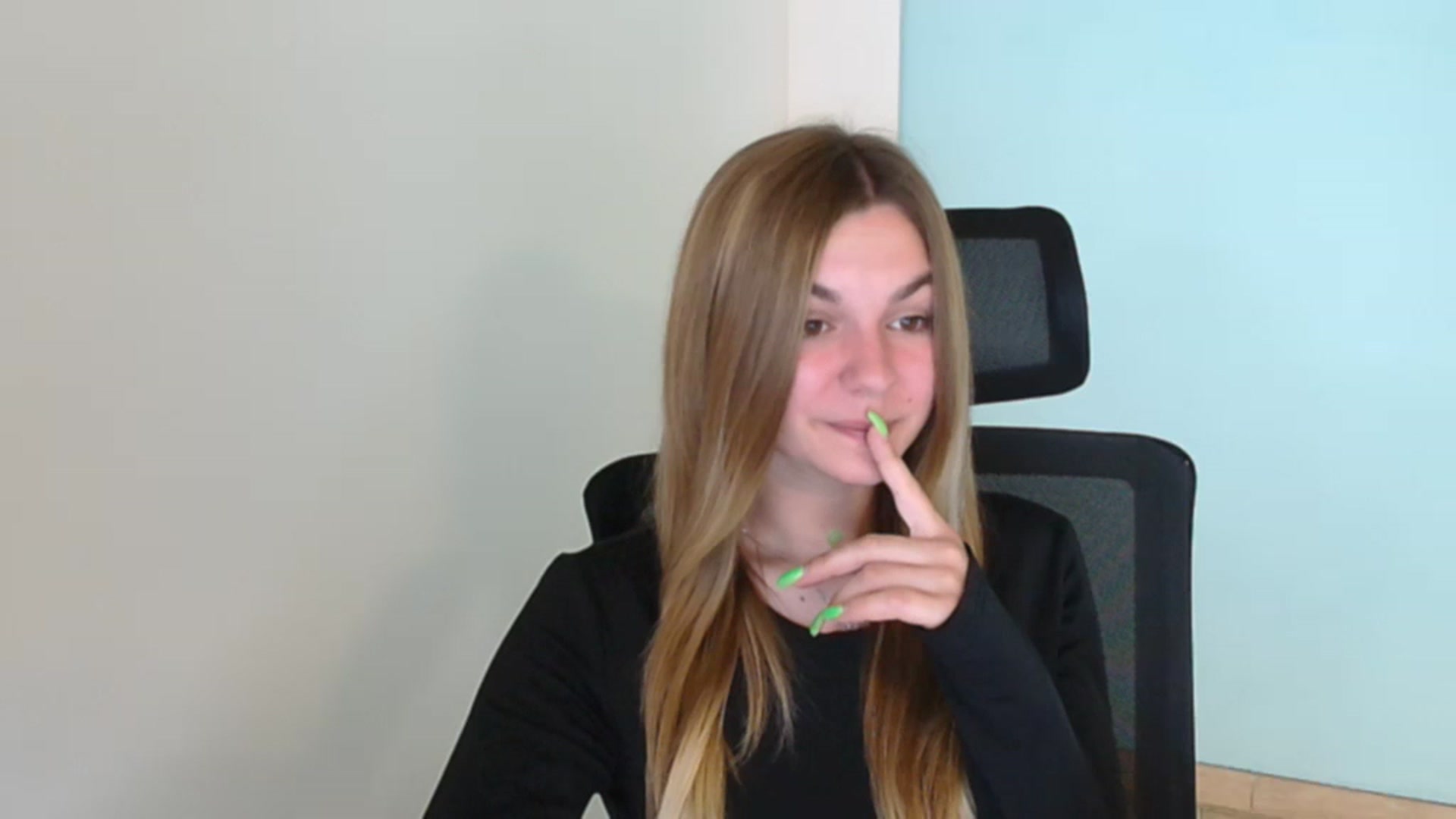 Gallery image thumbnail from Missi_More's myfreecams stream on, 07/22/2023, 19:42 image 15 of 20