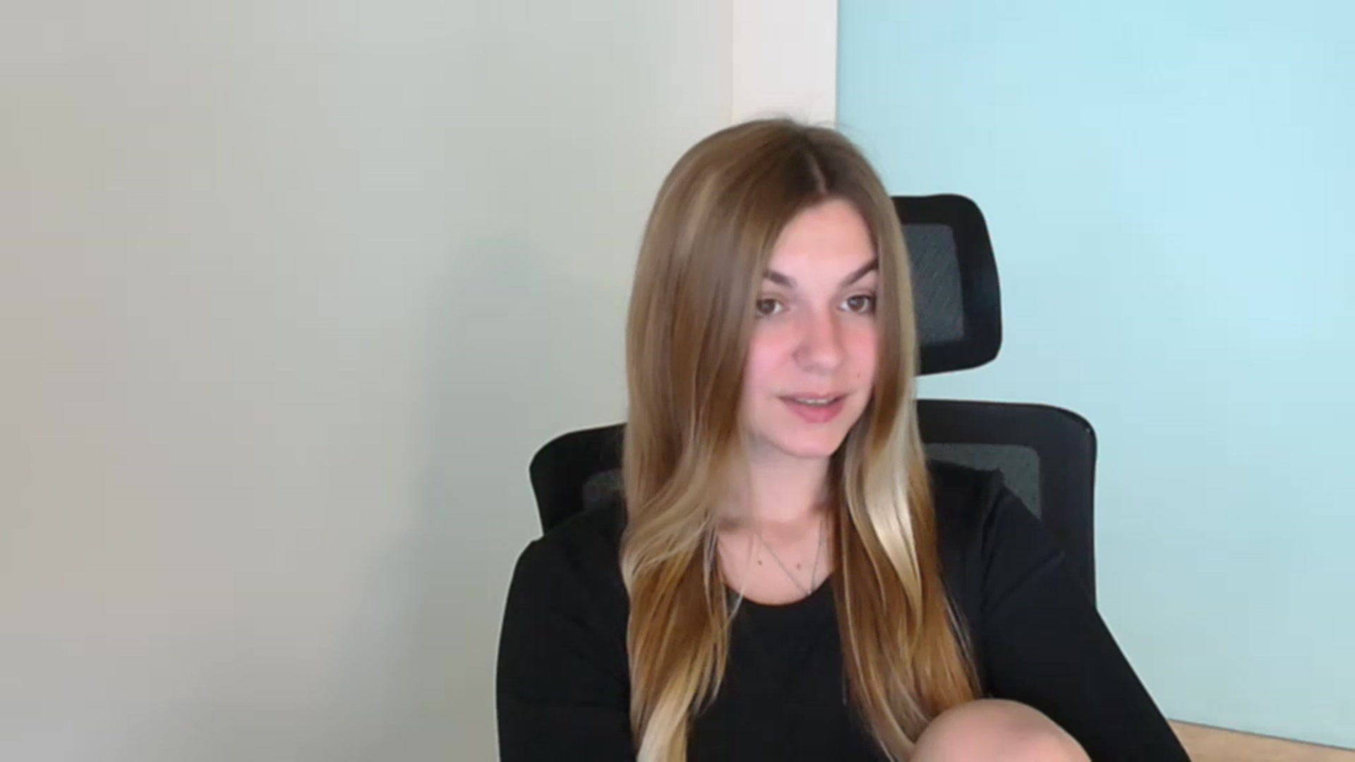 Gallery image thumbnail from Missi_More's myfreecams stream on, 07/22/2023, 19:42 image 10 of 20