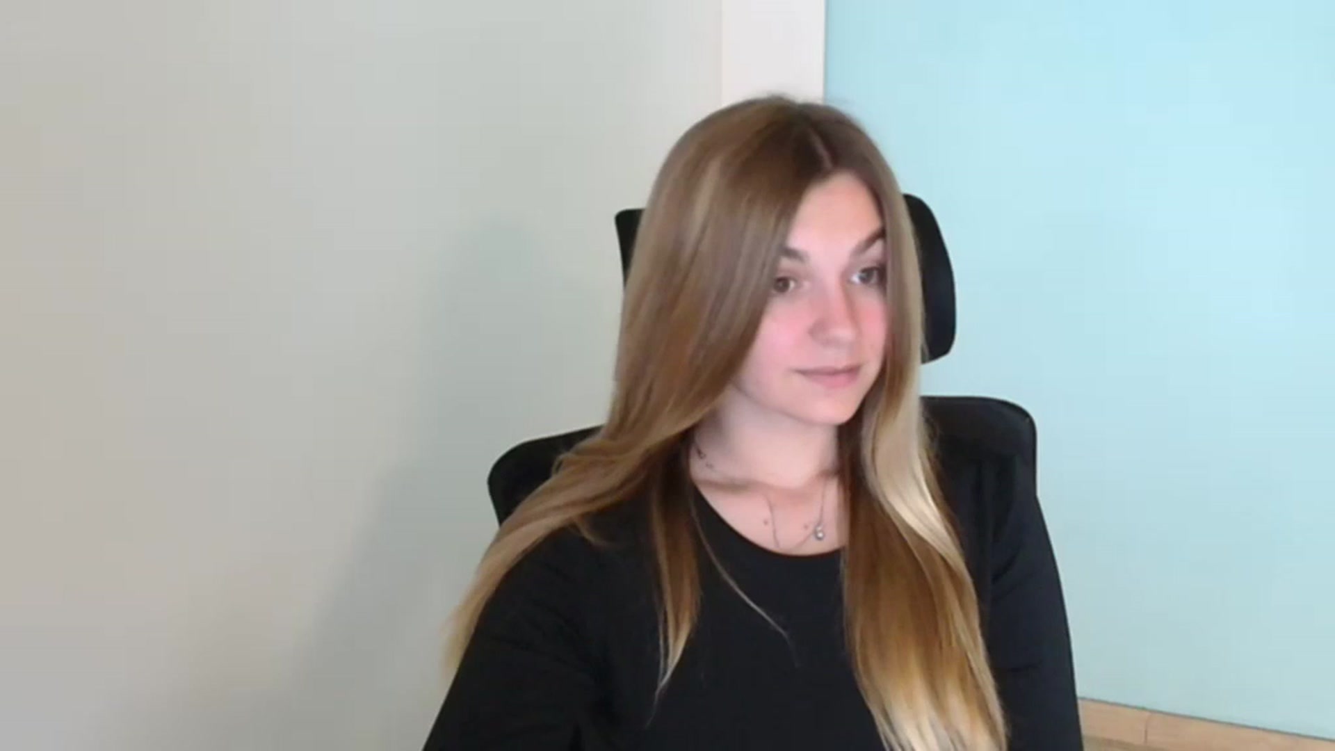 Gallery image thumbnail from Missi_More's myfreecams stream on, 07/22/2023, 19:42 image 2 of 20