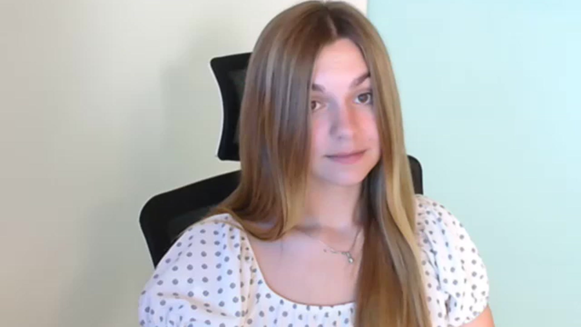 Gallery image thumbnail from Missi_More's myfreecams stream on, 07/23/2023, 01:11 image 20 of 20