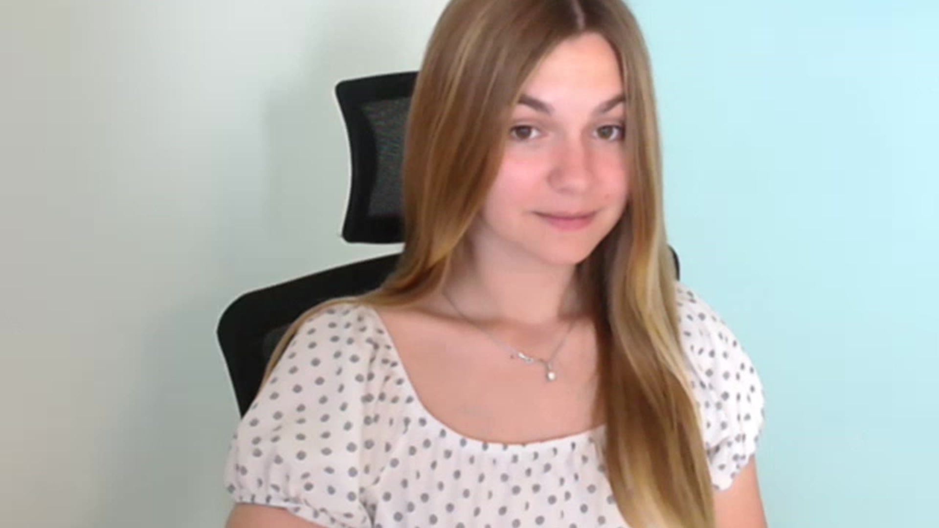 Gallery image thumbnail from Missi_More's myfreecams stream on, 07/23/2023, 01:11 image 17 of 20