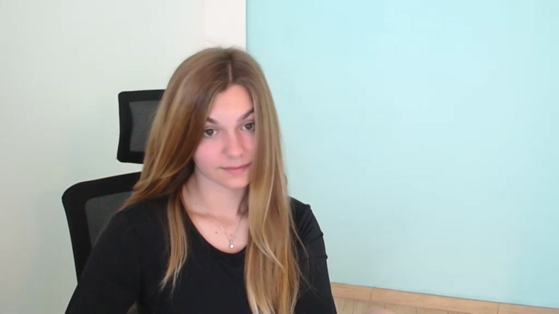 Gallery image thumbnail from Missi_More's myfreecams stream on, 07/24/2023, 08:17 image 14 of 20