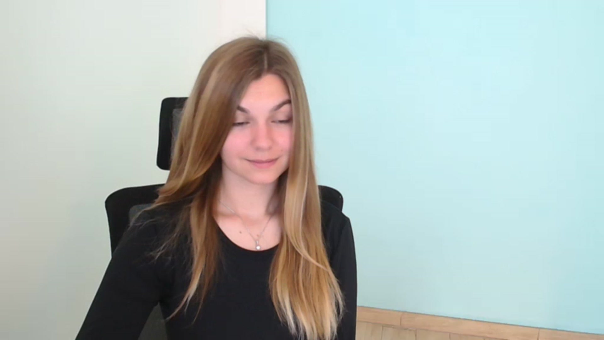 Gallery image thumbnail from Missi_More's myfreecams stream on, 07/24/2023, 08:17 image 8 of 20