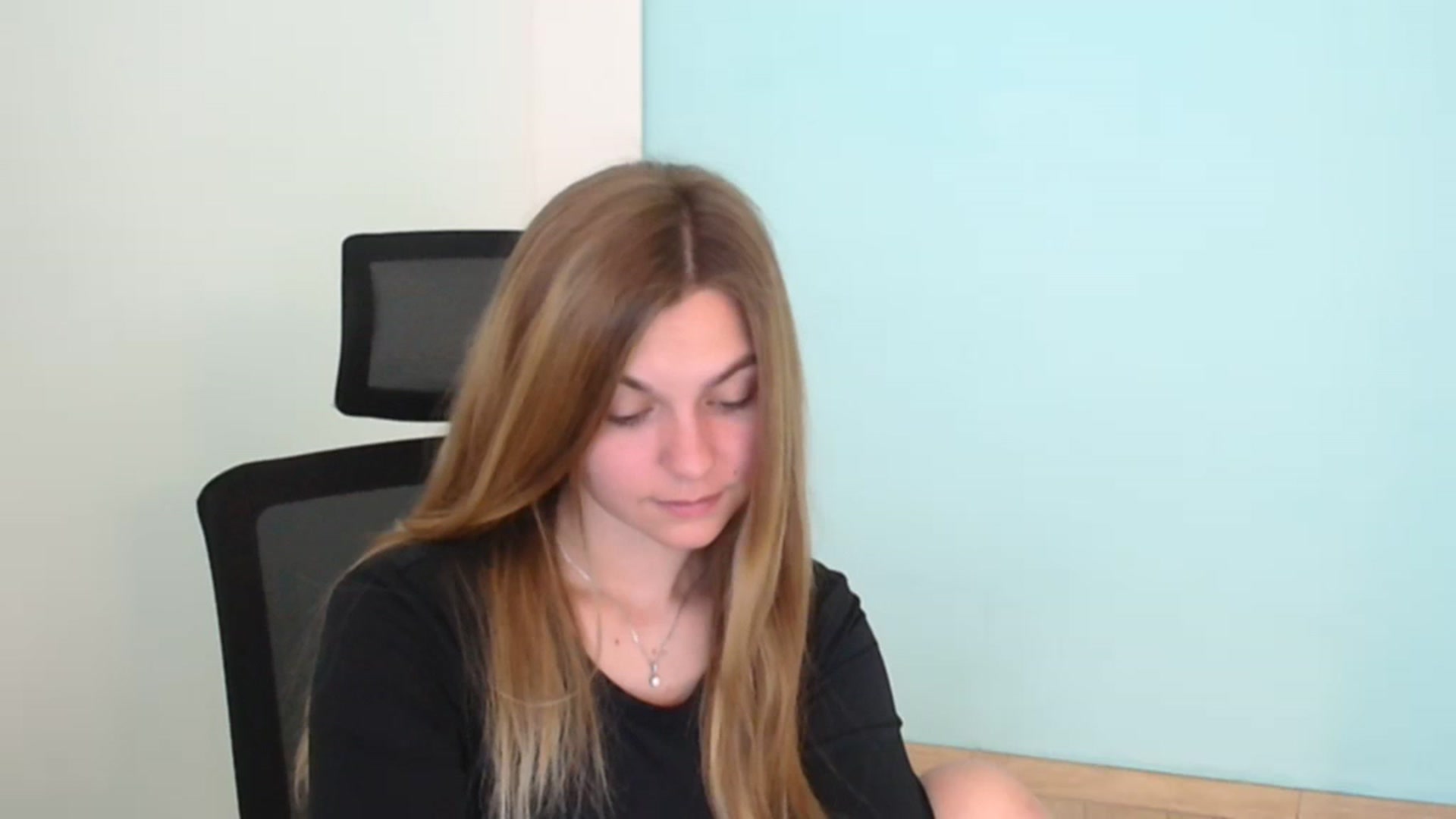 Gallery image thumbnail from Missi_More's myfreecams stream on, 07/24/2023, 08:17 image 17 of 20