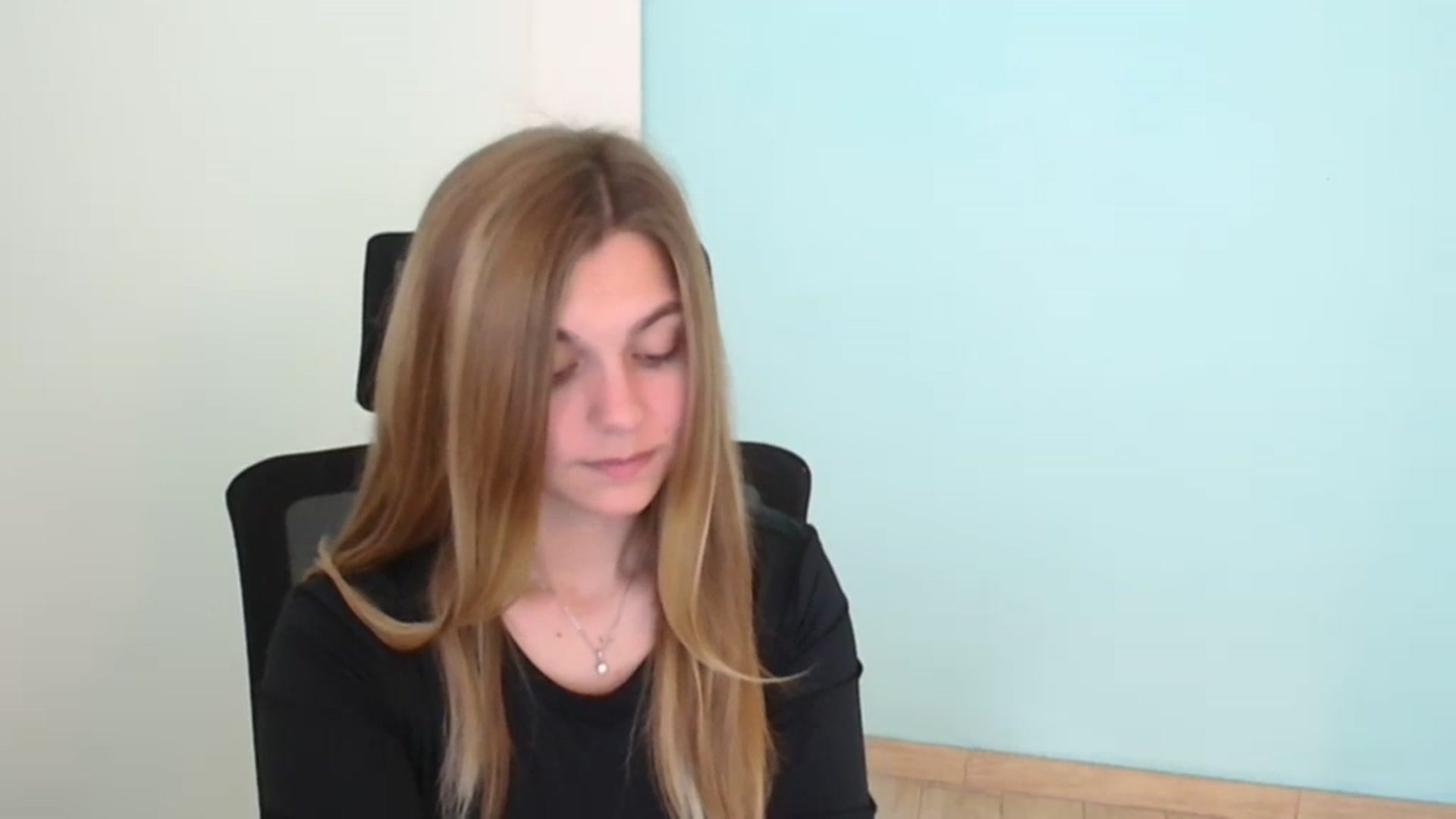 Gallery image thumbnail from Missi_More's myfreecams stream on, 07/24/2023, 08:17 image 12 of 20