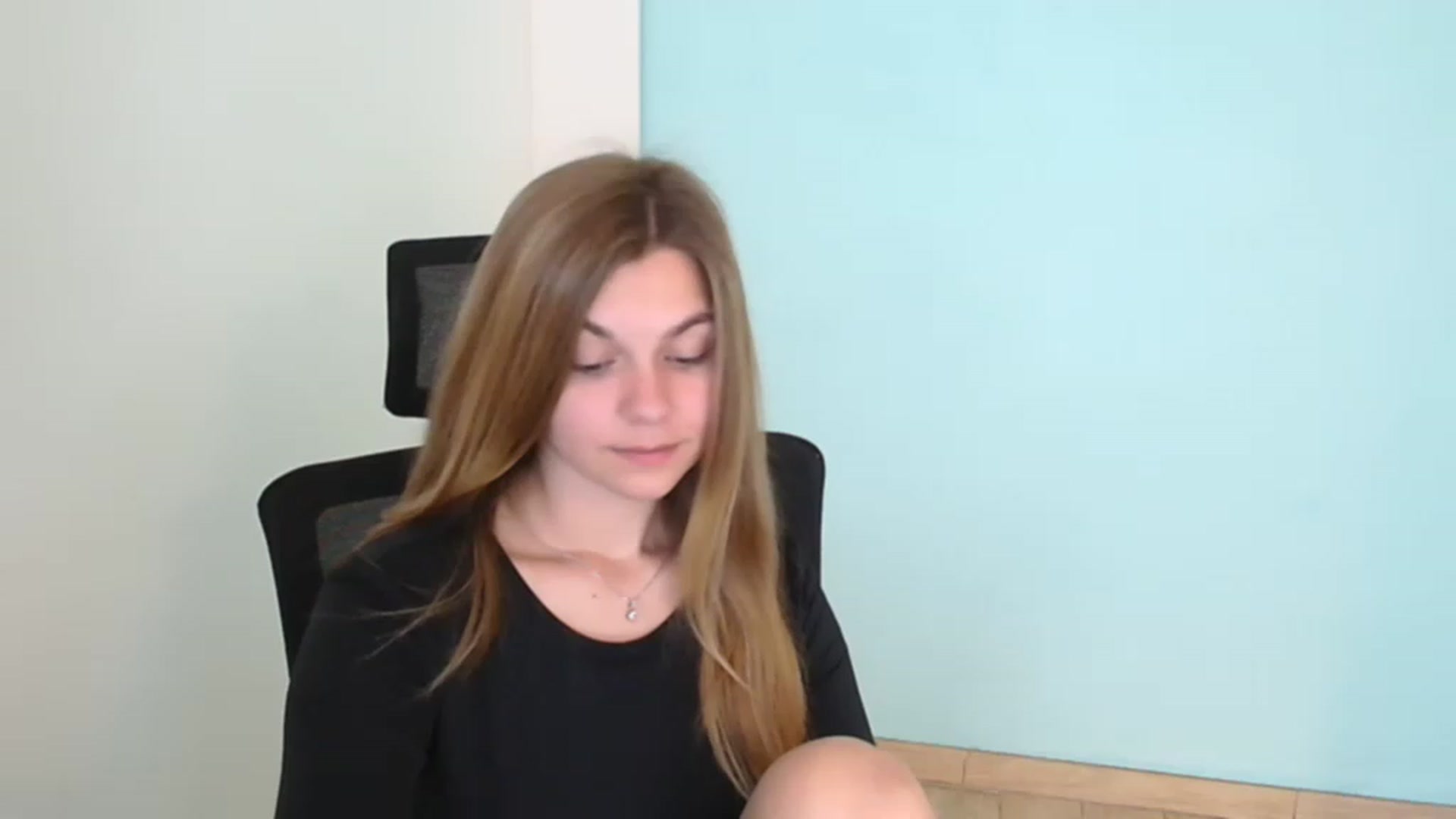 Gallery image thumbnail from Missi_More's myfreecams stream on, 07/24/2023, 08:55 image 19 of 20