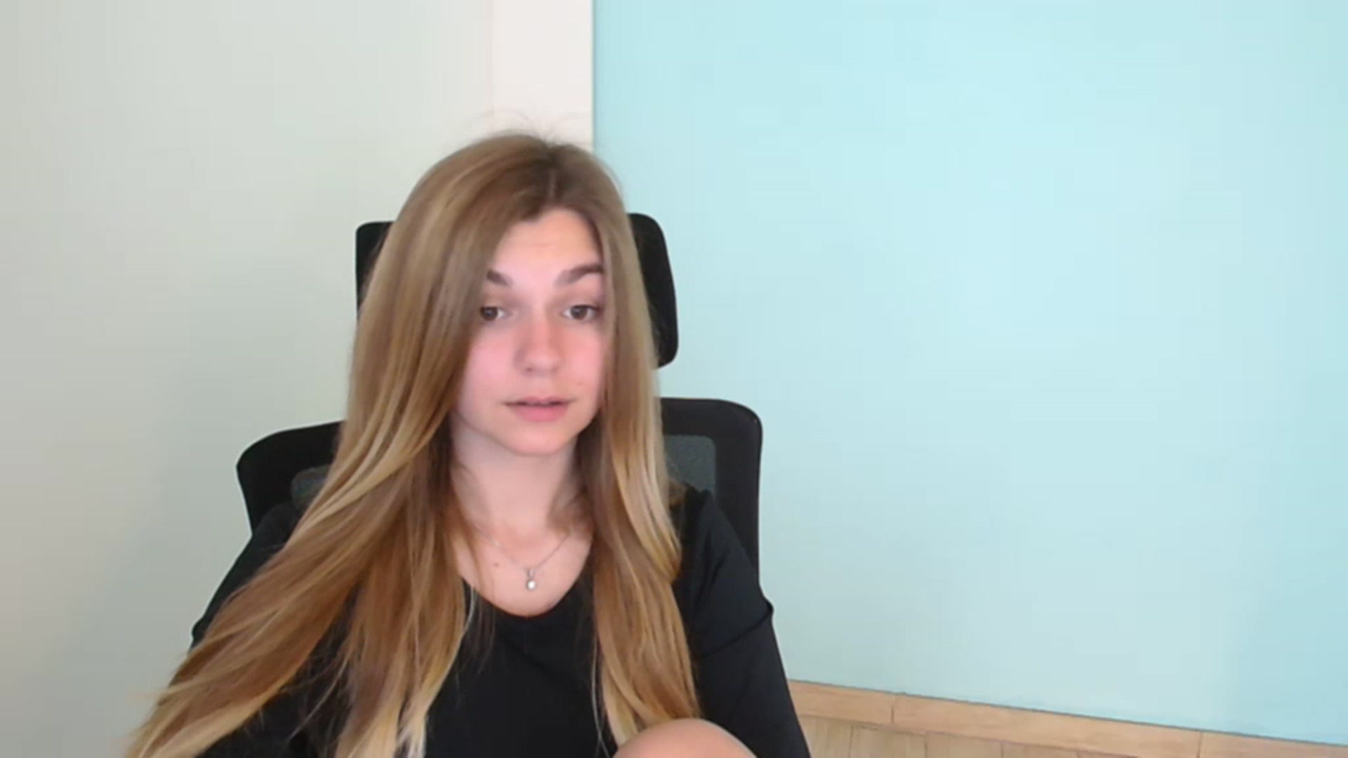 Gallery image thumbnail from Missi_More's myfreecams stream on, 07/24/2023, 08:55 image 14 of 20
