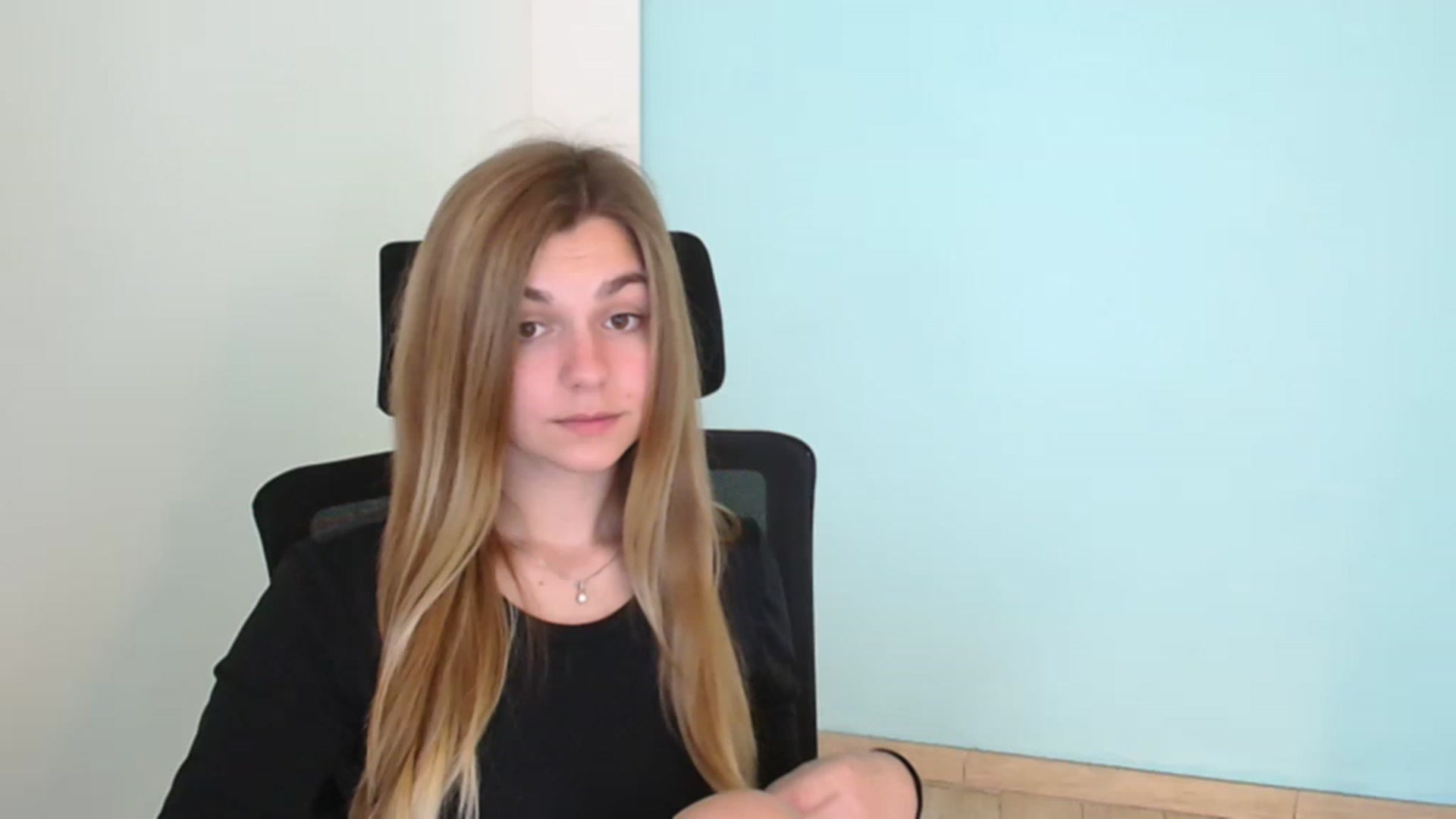 Gallery image thumbnail from Missi_More's myfreecams stream on, 07/24/2023, 08:55 image 15 of 20