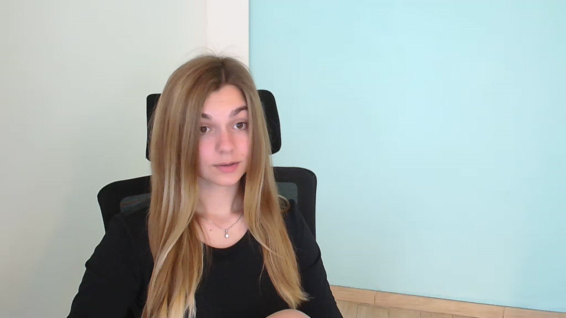 Gallery image thumbnail from Missi_More's myfreecams stream on, 07/24/2023, 08:55 image 16 of 20
