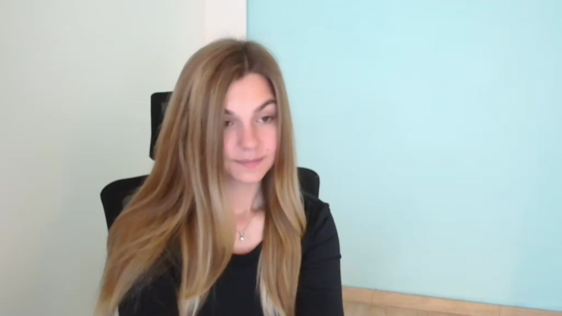 Gallery image thumbnail from Missi_More's myfreecams stream on, 07/24/2023, 08:55 image 7 of 20