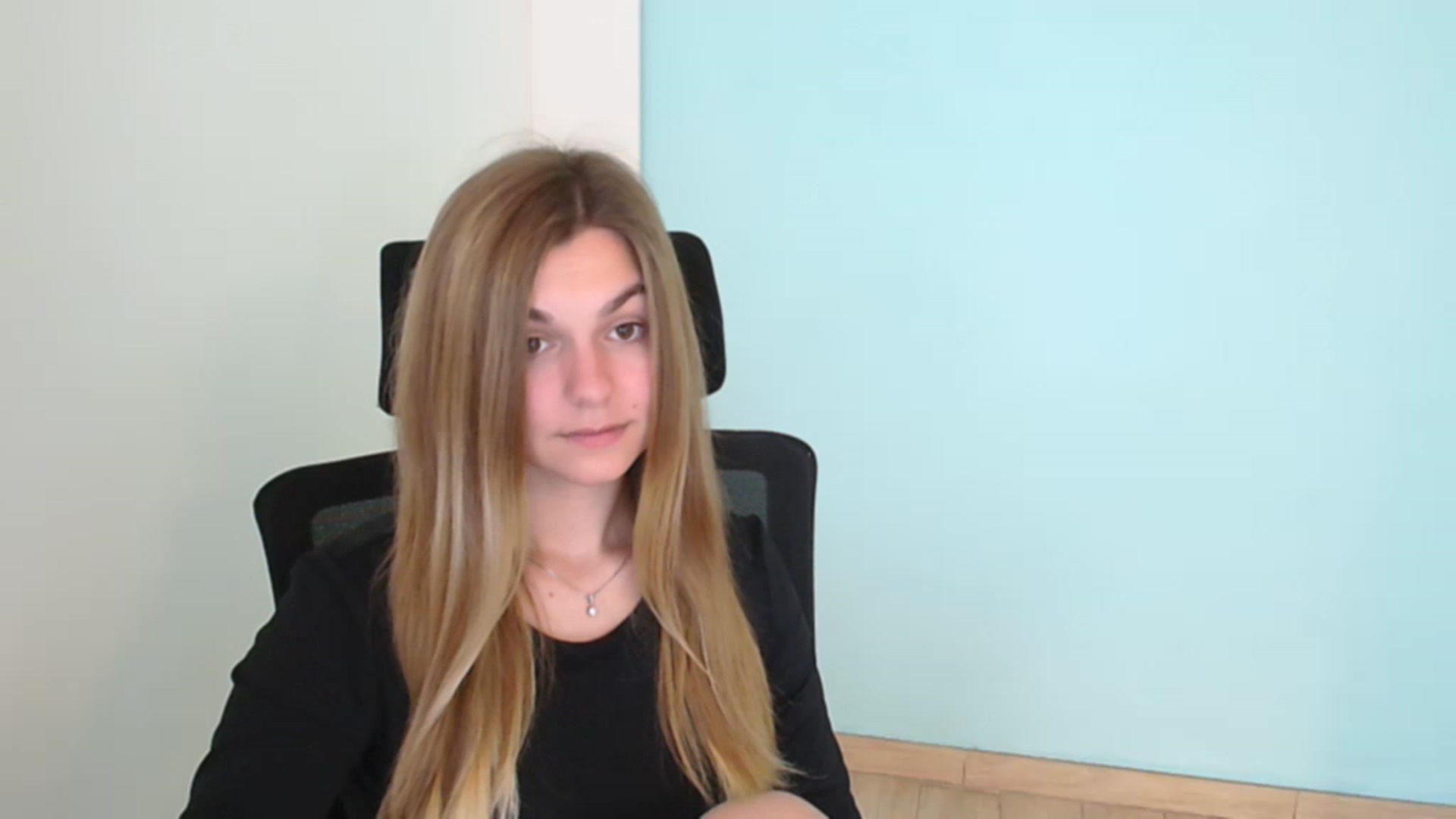 Gallery image thumbnail from Missi_More's myfreecams stream on, 07/24/2023, 08:55 image 18 of 20