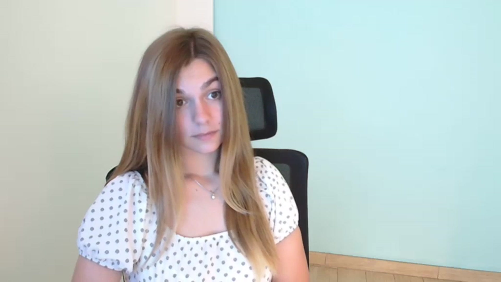 Gallery image thumbnail from Missi_More's myfreecams stream on, 07/24/2023, 10:20 image 16 of 20