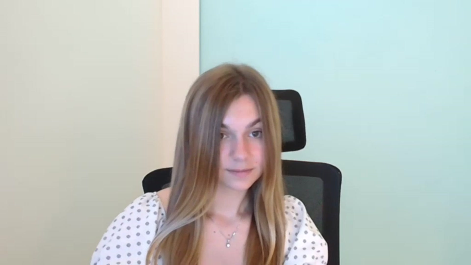 Gallery image thumbnail from Missi_More's myfreecams stream on, 07/25/2023, 08:51 image 19 of 20