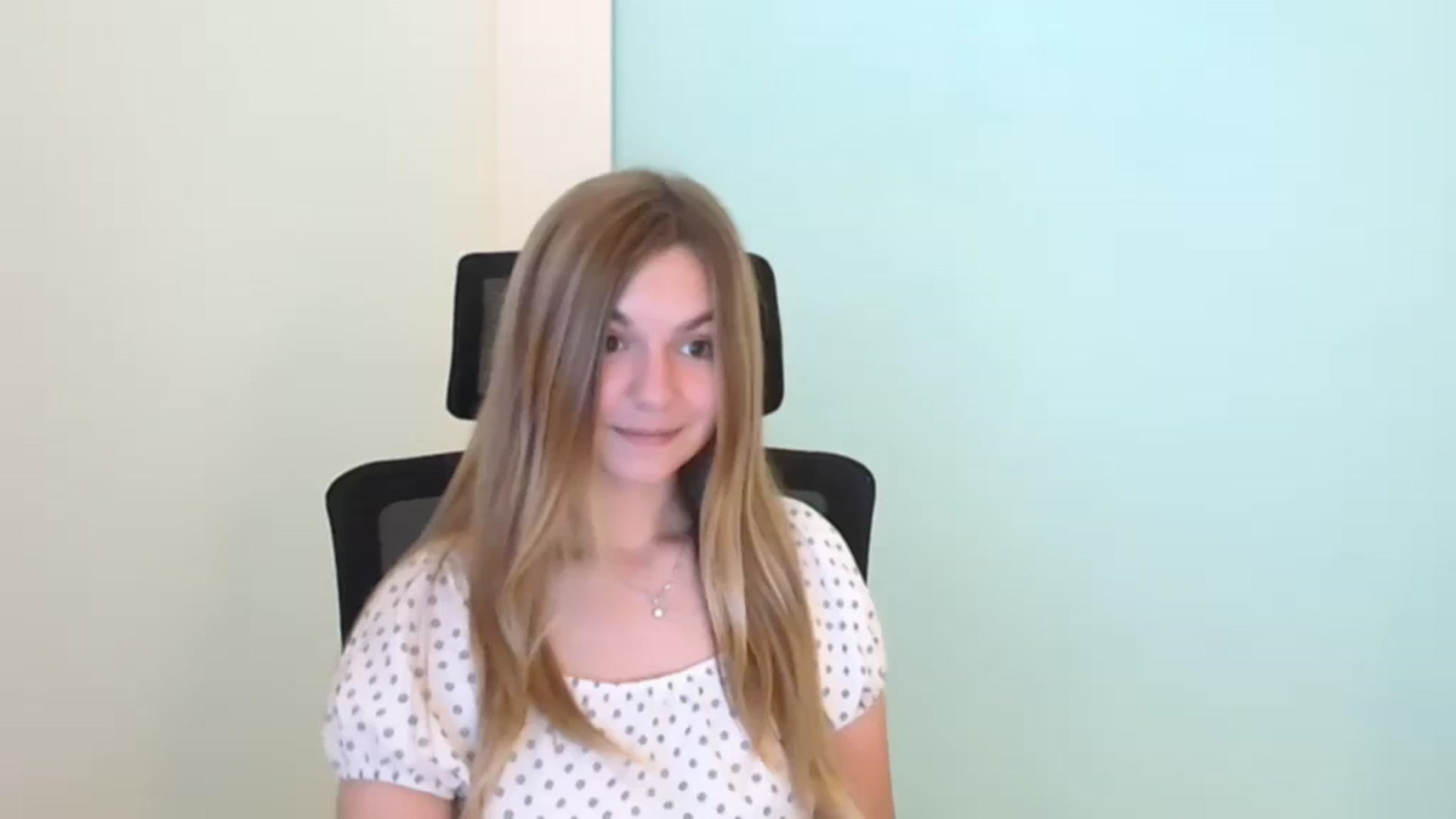 Gallery image thumbnail from Missi_More's myfreecams stream on, 07/25/2023, 08:51 image 6 of 20