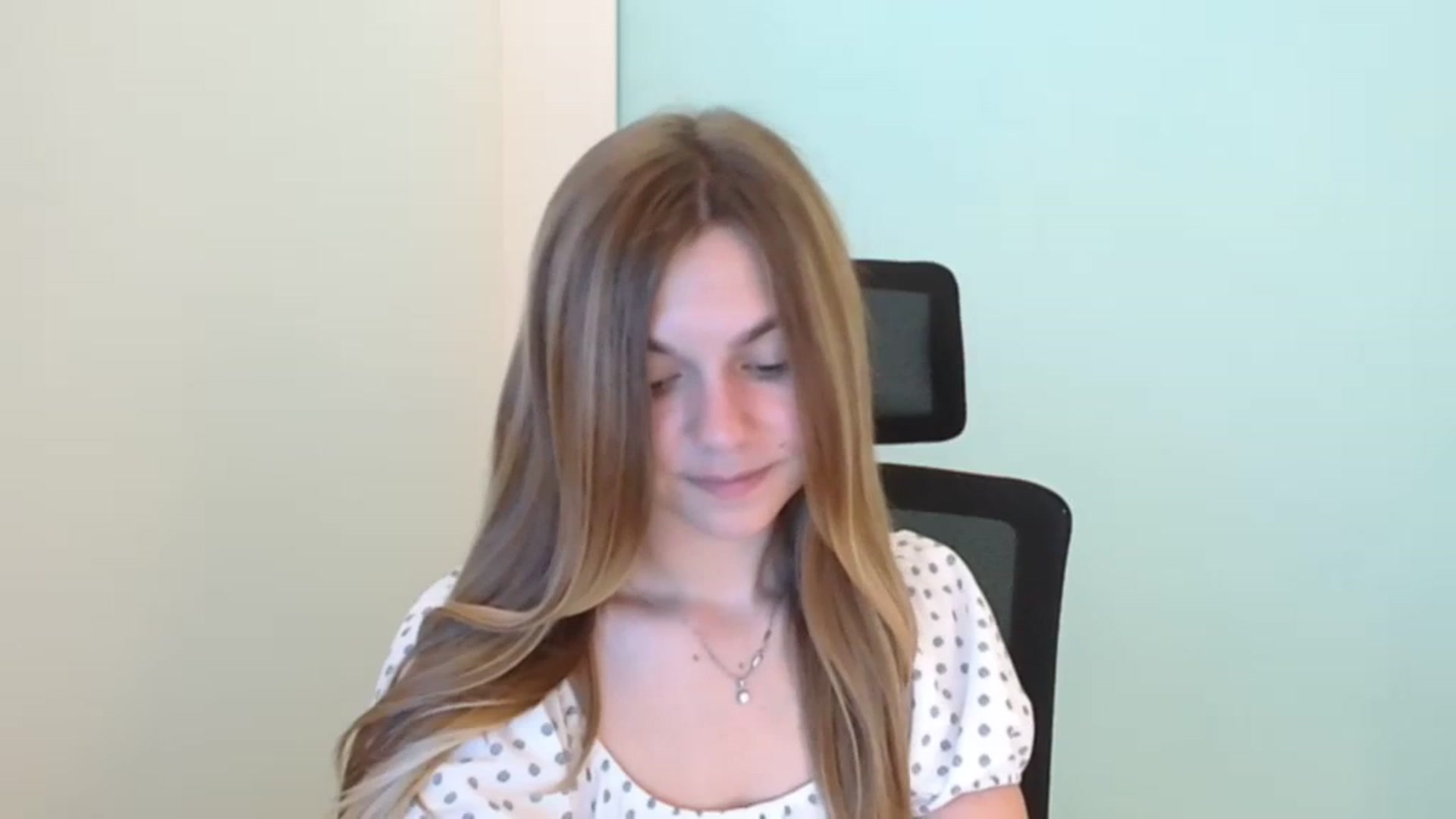 Gallery image thumbnail from Missi_More's myfreecams stream on, 07/25/2023, 08:51 image 18 of 20