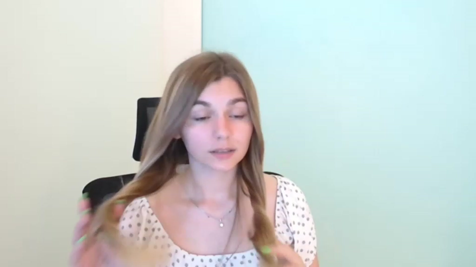 Gallery image thumbnail from Missi_More's myfreecams stream on, 07/25/2023, 10:44 image 14 of 20