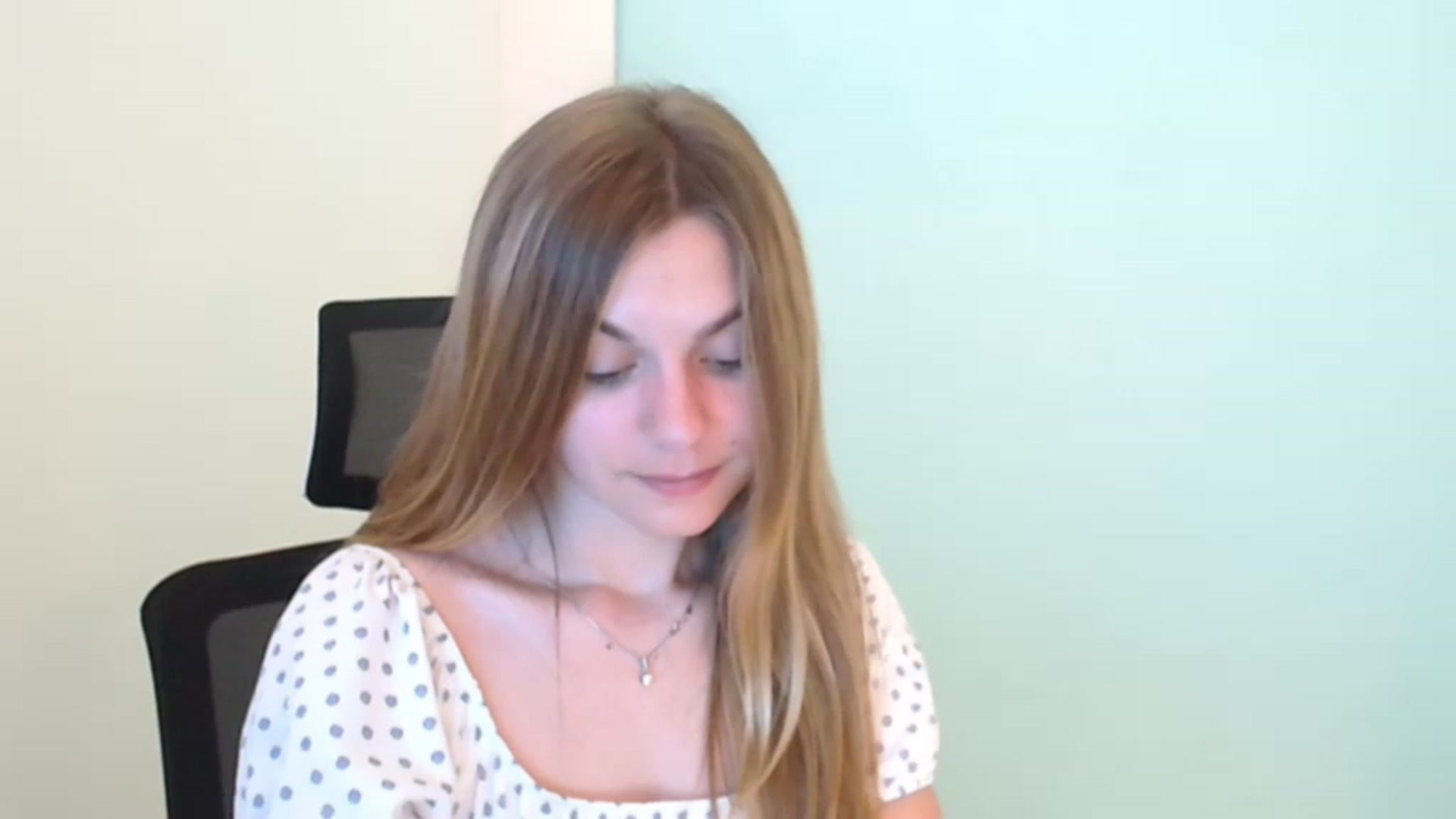 Gallery image thumbnail from Missi_More's myfreecams stream on, 07/25/2023, 10:44 image 18 of 20