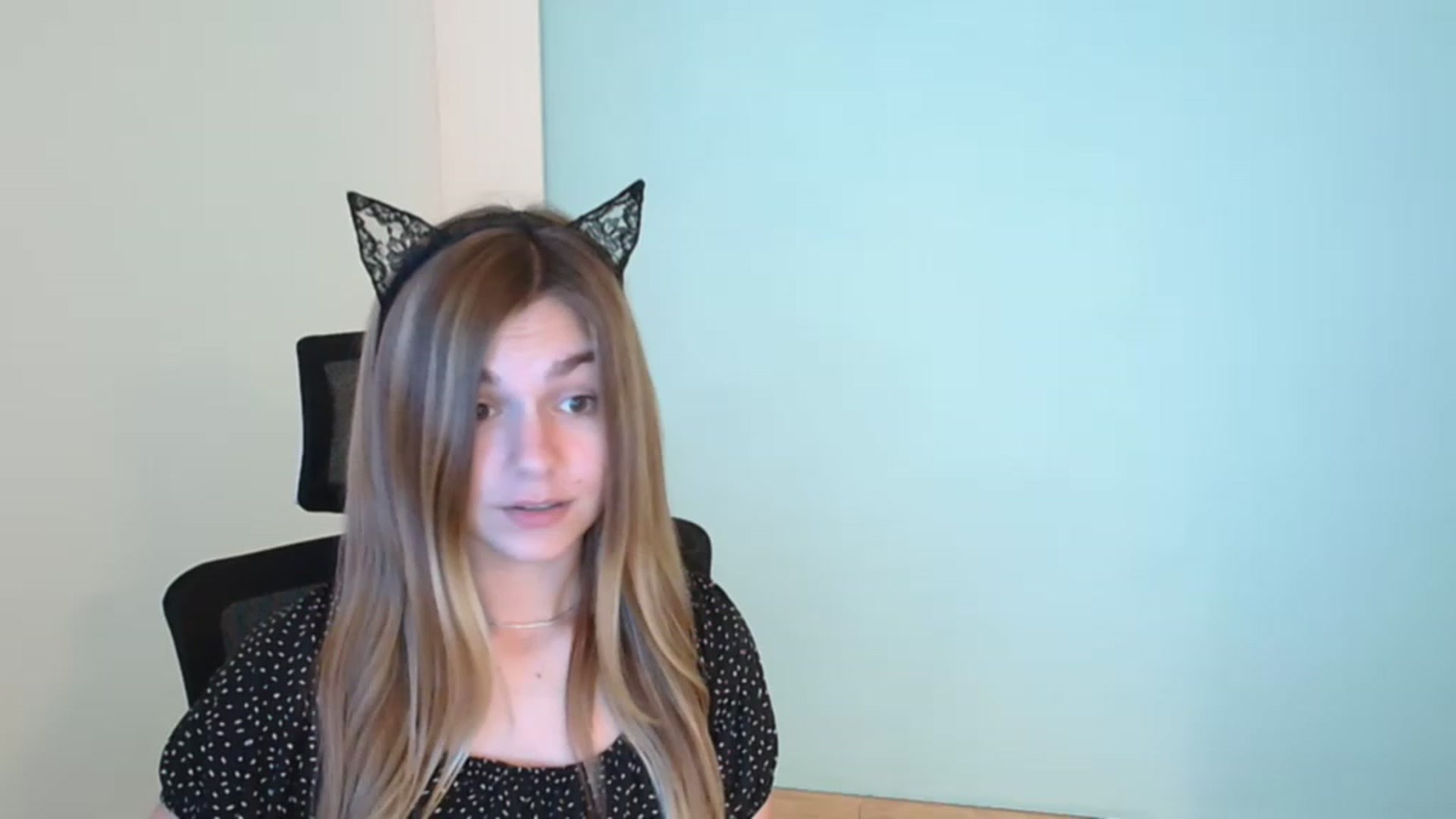 Gallery image thumbnail from Missi_More's myfreecams stream on, 07/27/2023, 10:14 image 12 of 20
