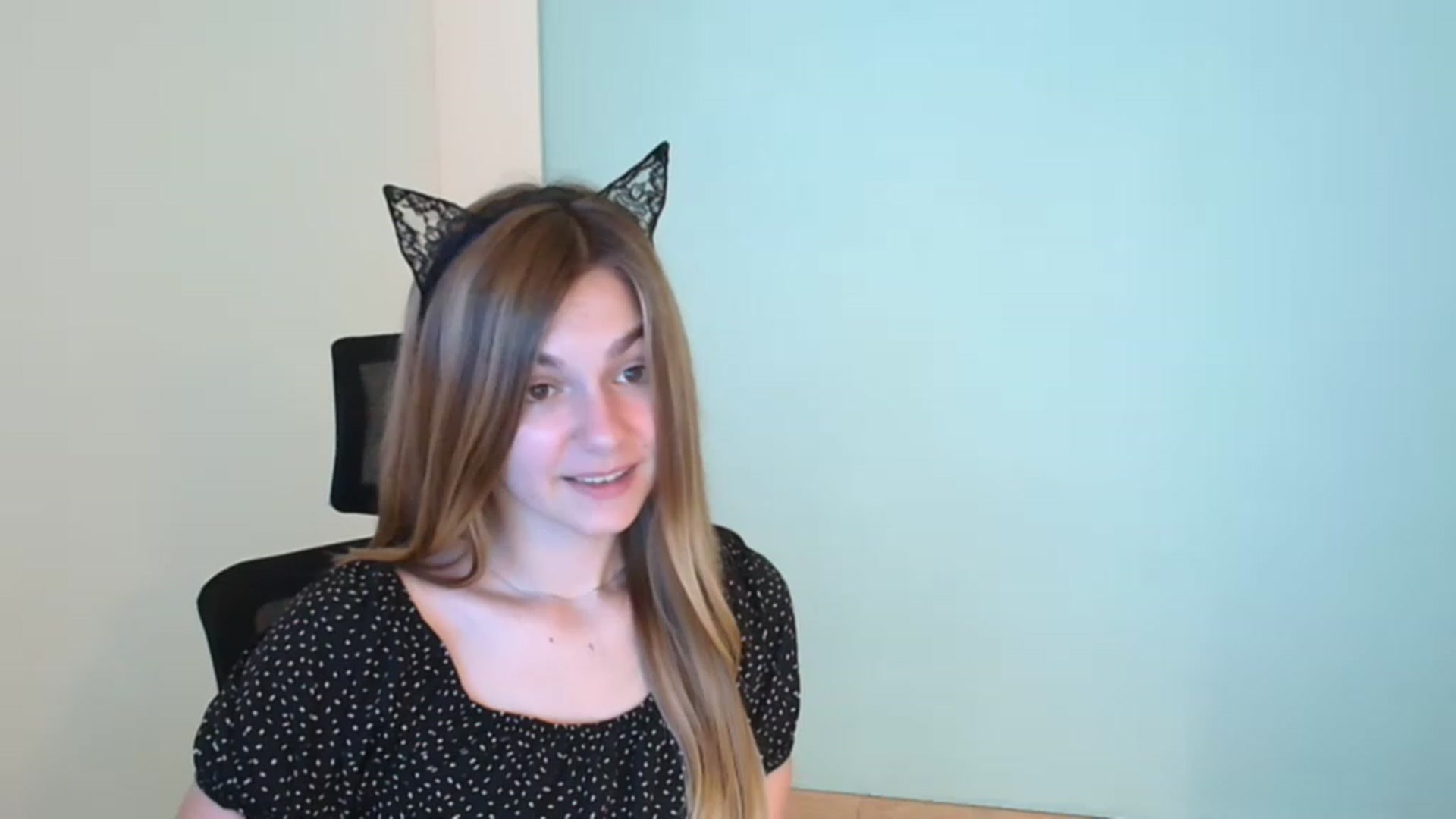 Gallery image thumbnail from Missi_More's myfreecams stream on, 07/27/2023, 10:14 image 19 of 20