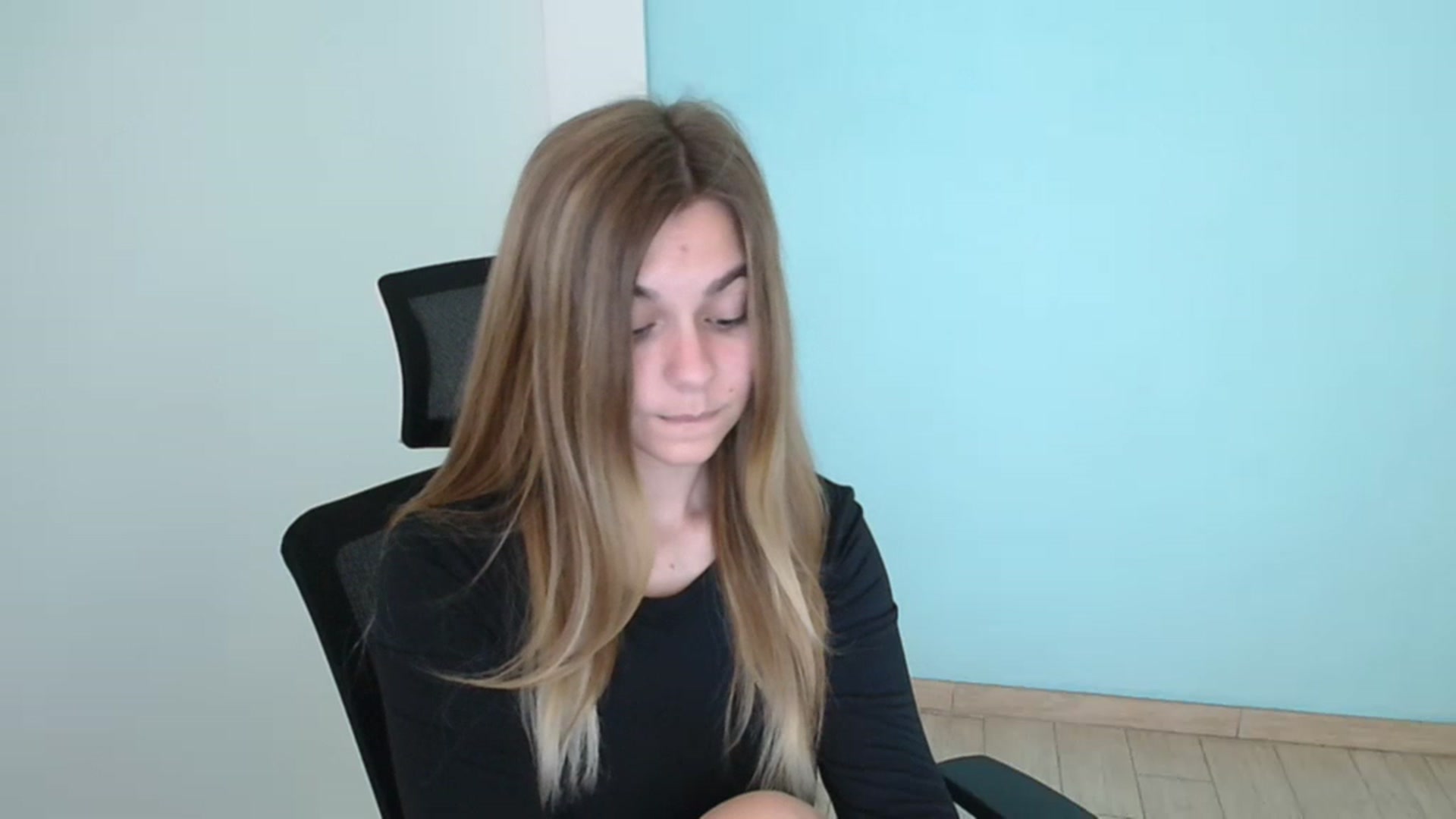 Gallery image thumbnail from Missi_More's myfreecams stream on, 08/03/2023, 08:26 image 6 of 20