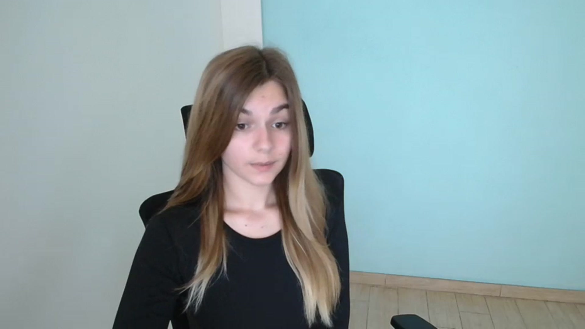 Gallery image thumbnail from Missi_More's myfreecams stream on, 08/03/2023, 08:26 image 12 of 20