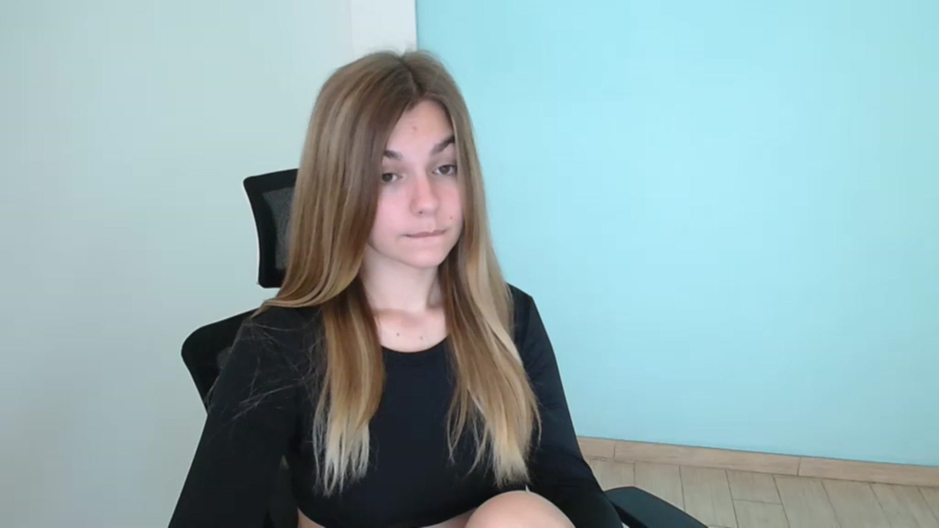 Gallery image thumbnail from Missi_More's myfreecams stream on, 08/03/2023, 08:26 image 5 of 20