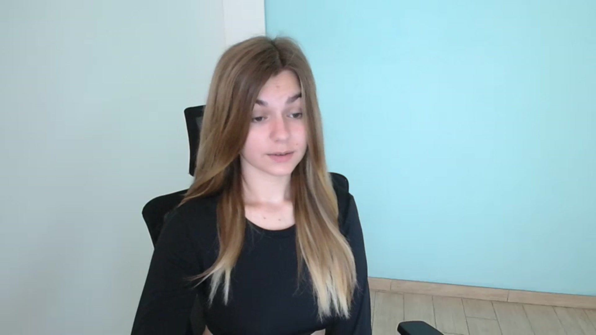Gallery image thumbnail from Missi_More's myfreecams stream on, 08/03/2023, 08:26 image 8 of 20