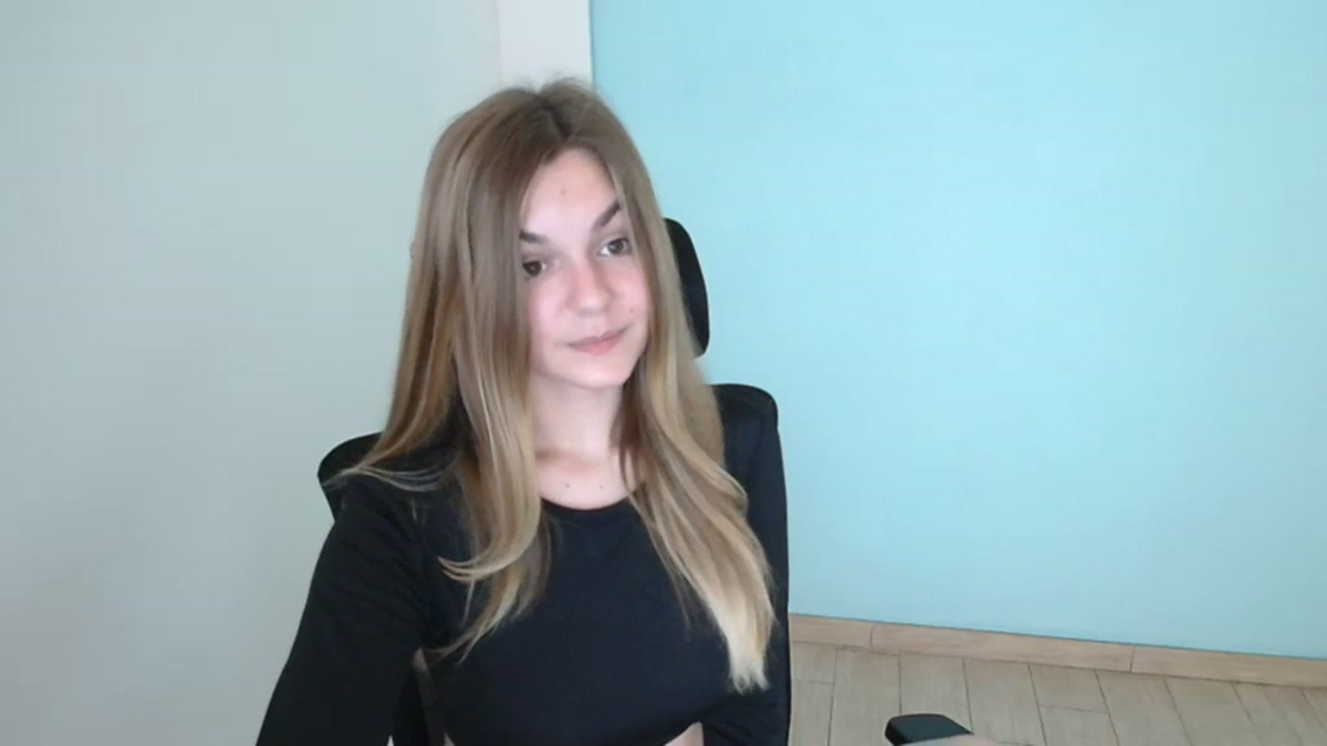 Gallery image thumbnail from Missi_More's myfreecams stream on, 08/03/2023, 08:26 image 9 of 20